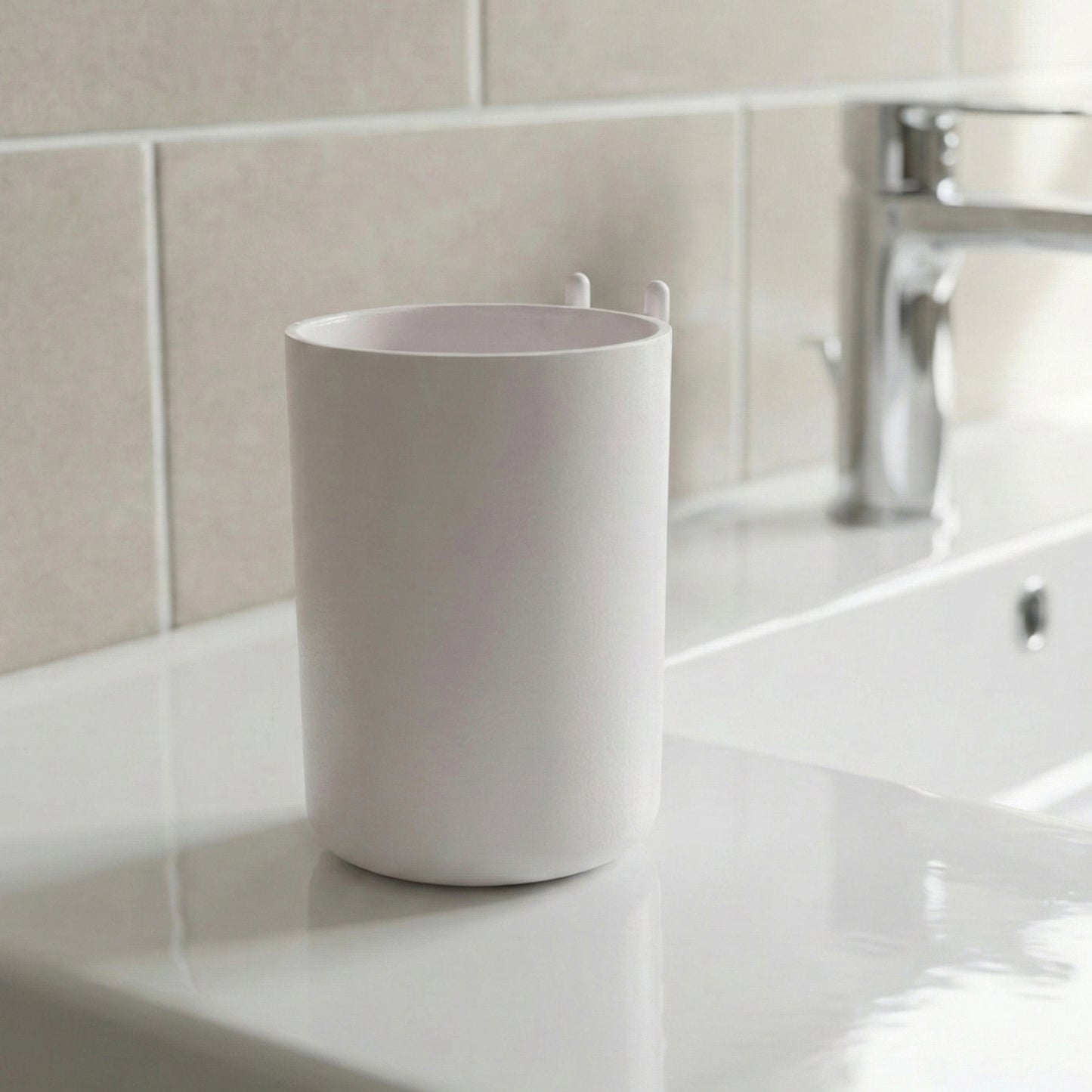 Plastic Glass Shape Soap Box with Drainage (1 Pc)