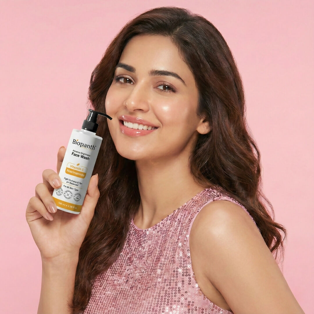 Gentle deep cleansing face wash with natural ingredients