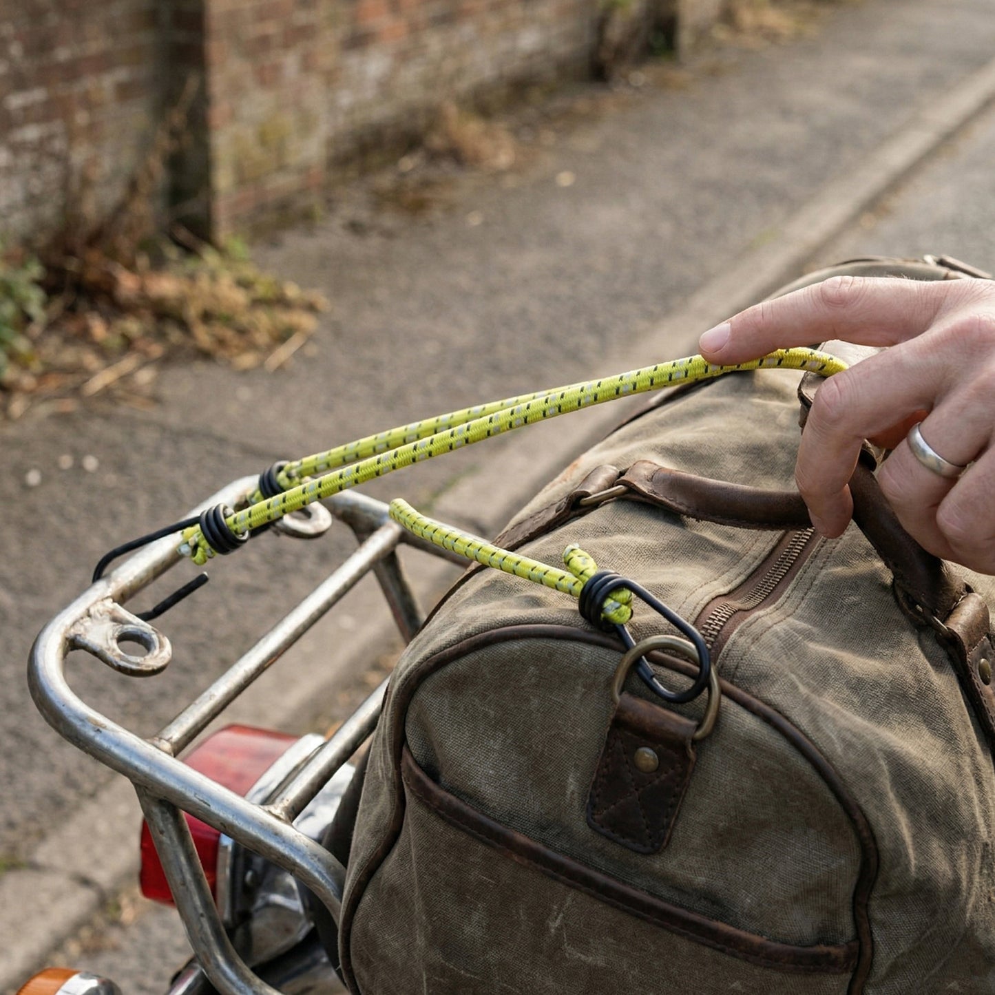 Stretchable elastic rope for cargo securing