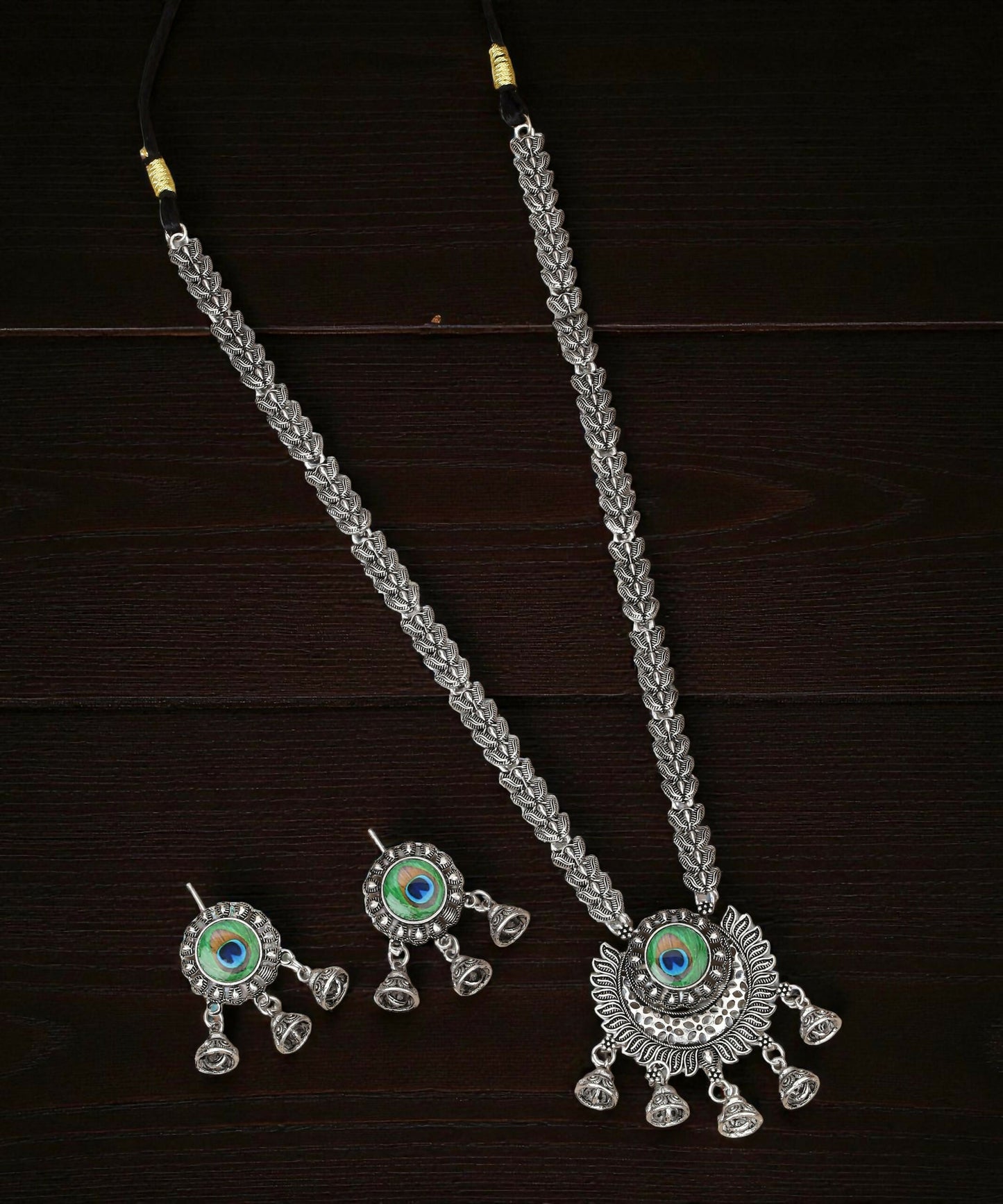 Bold Gold-Tone Black Stone Choker with Pearl Drops