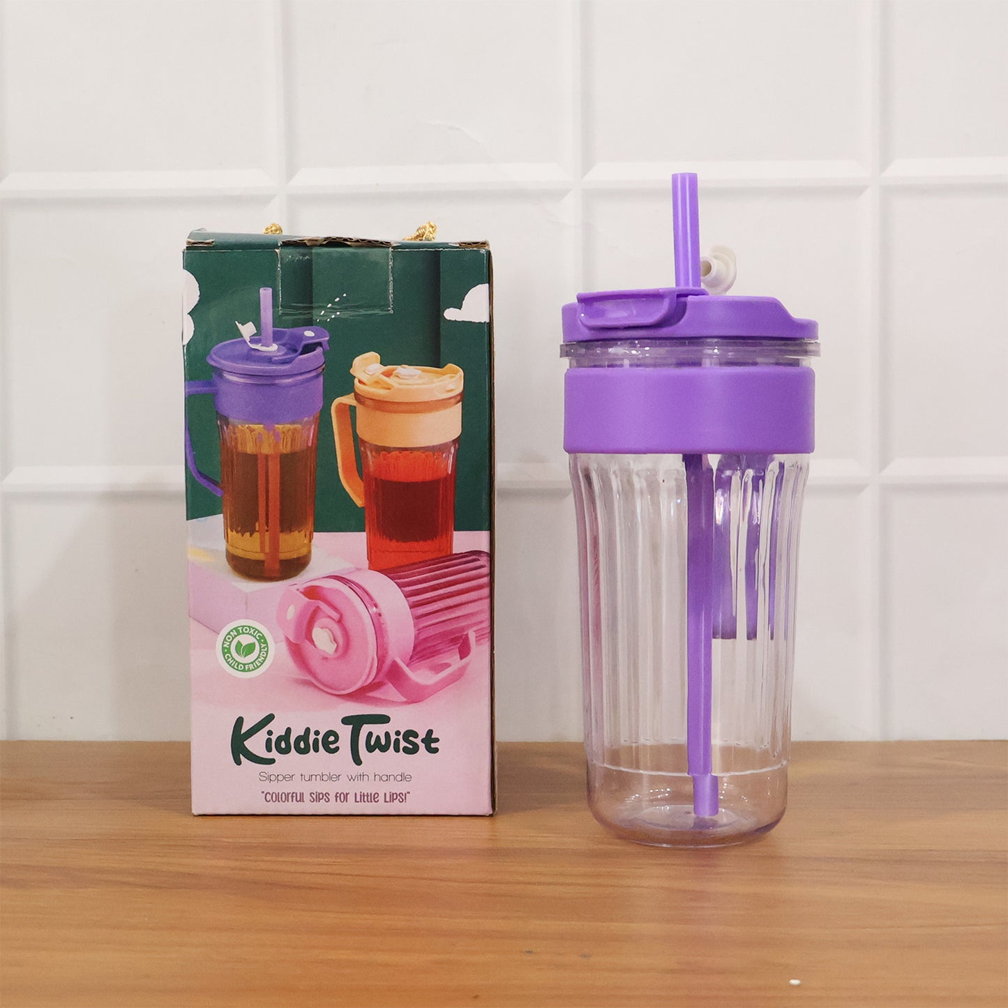 Kiddie Style Plastic Tumbler with Straw and Handle (500 ML Approx)