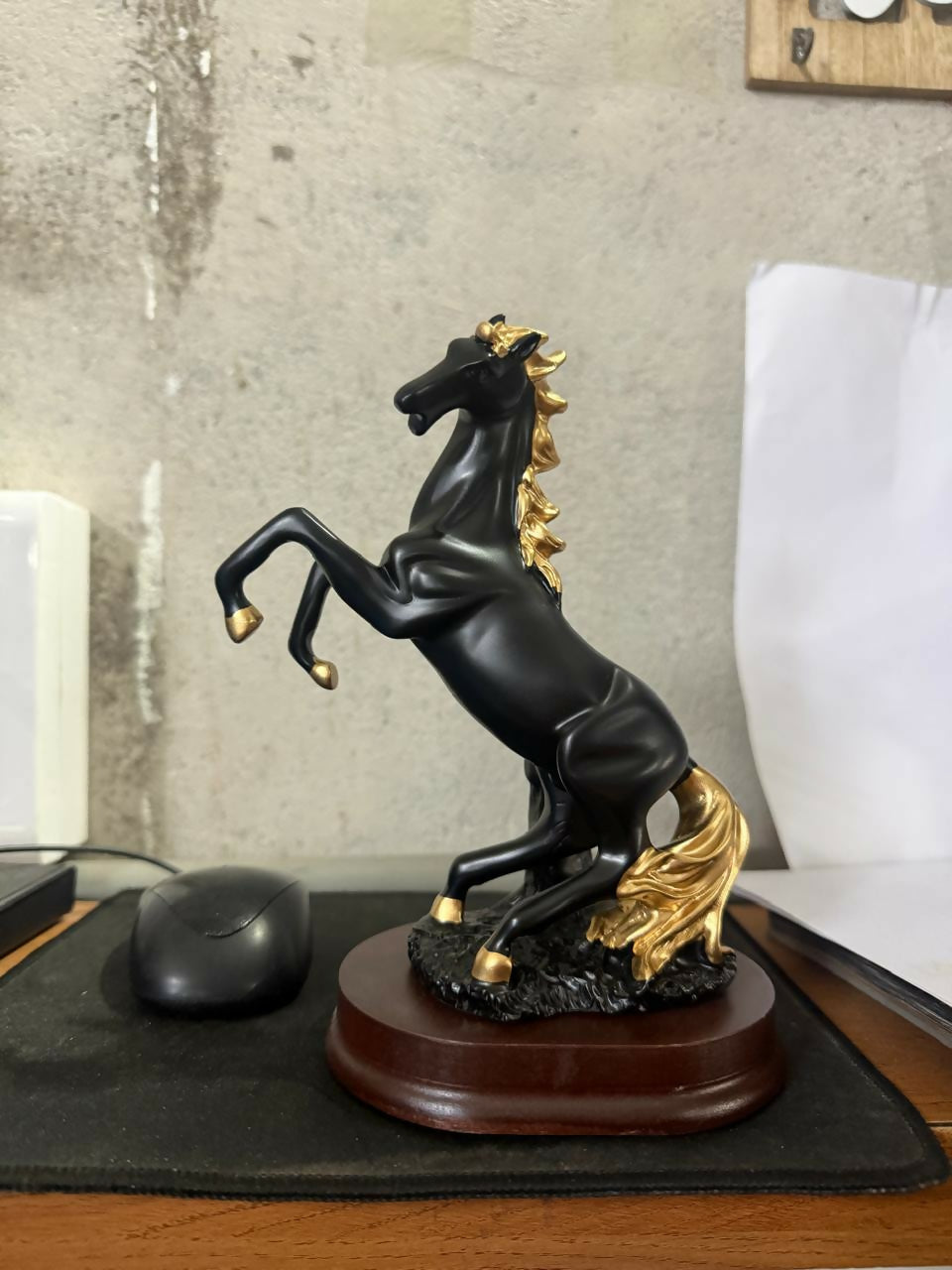 Black Elegant Horse Showpiece Statue for Home Decor Tabletop