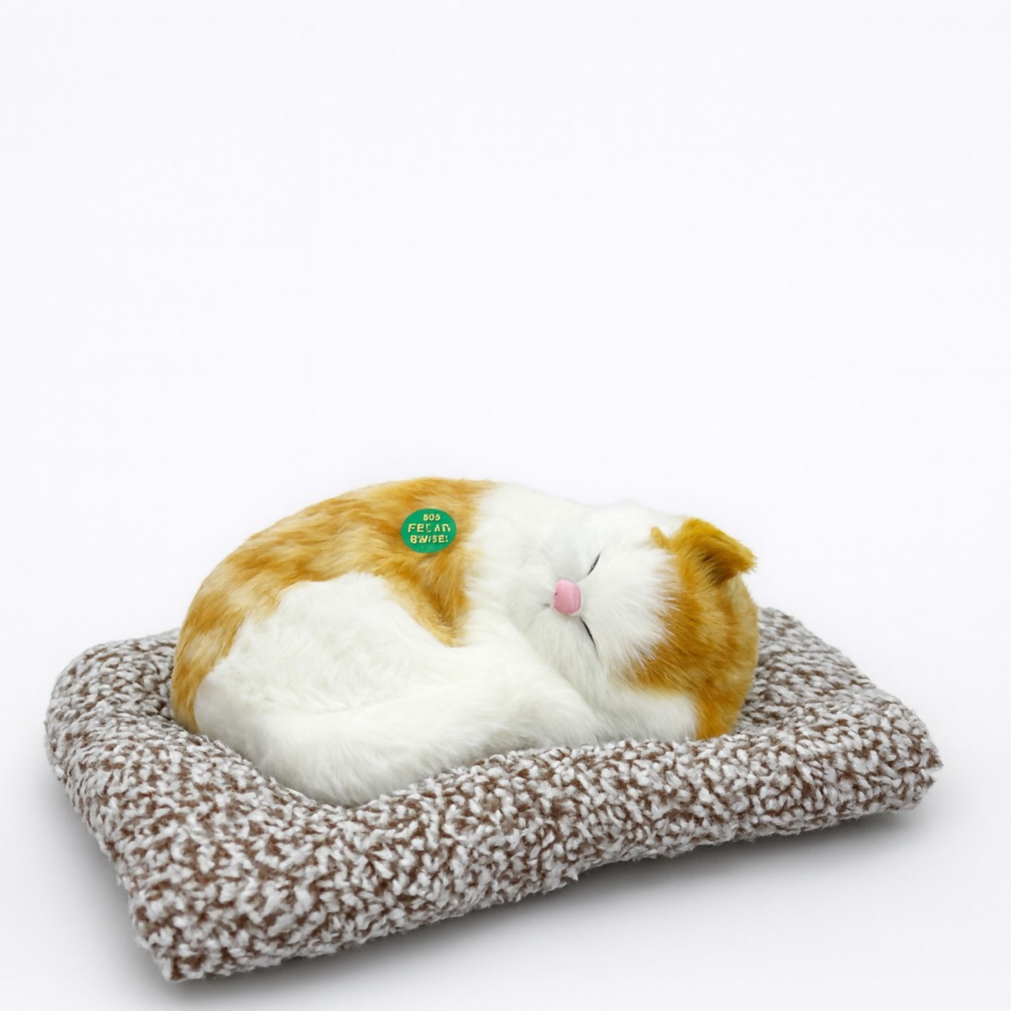 Lifelike Sleeping Cat Dashboard Toy for Car Interior Décor