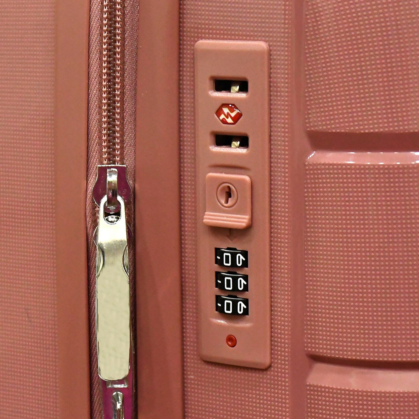 Travel-Suitcase-02