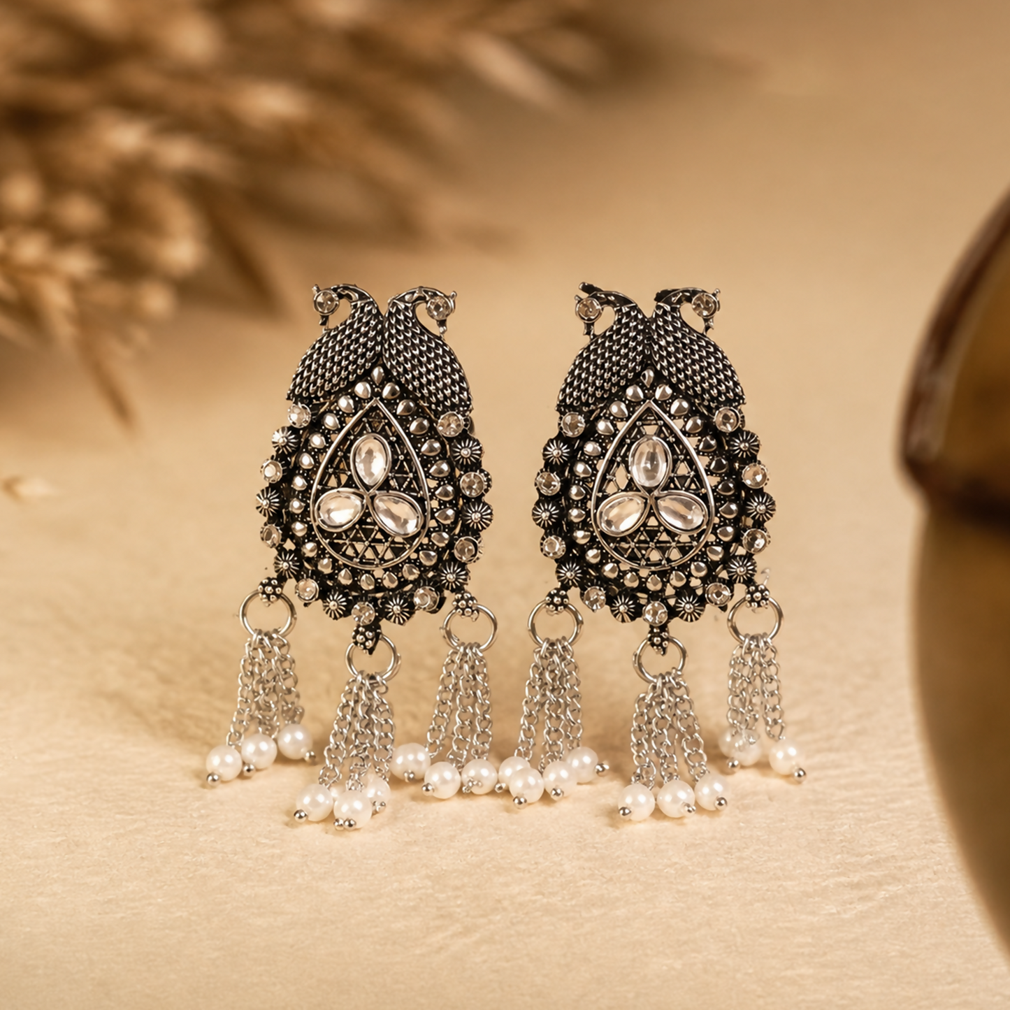 Side view of pearl necklace with pendant