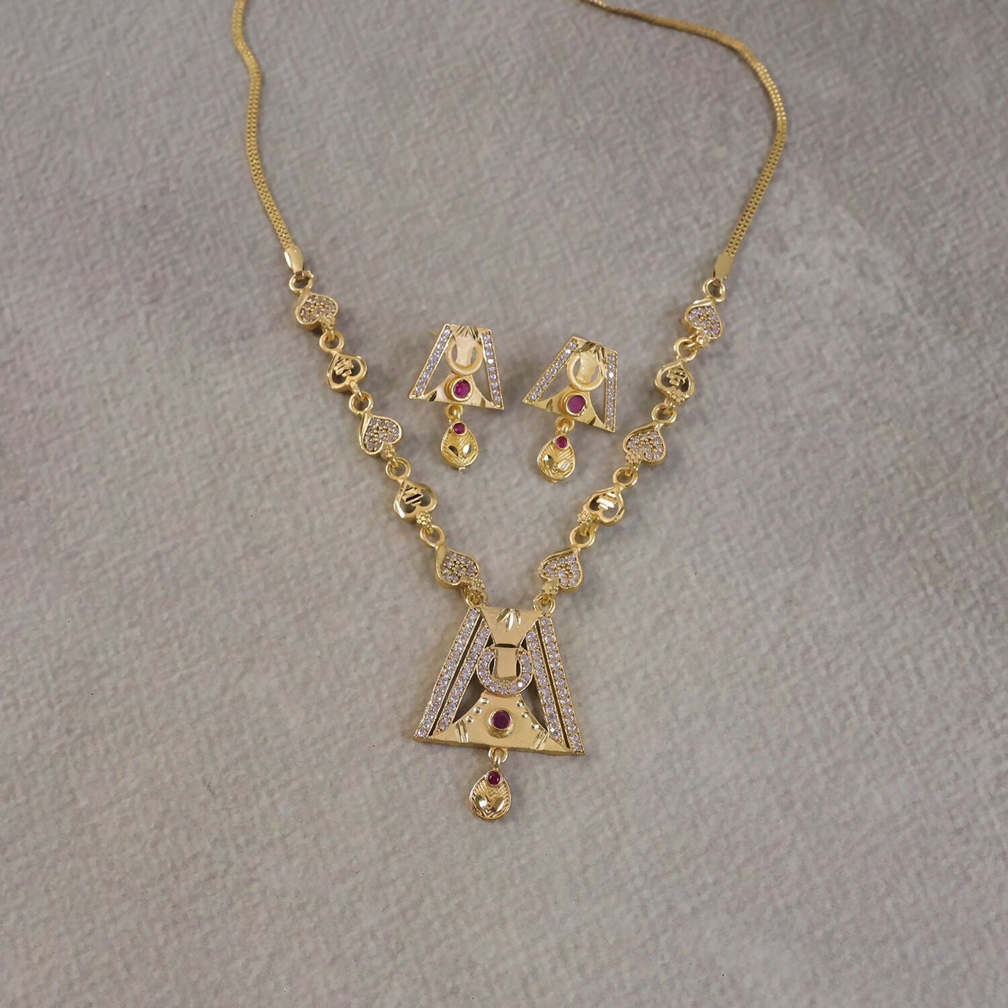 Timeless Beauty Necklace Set with Elegant Classic Design for Women Festive Wear