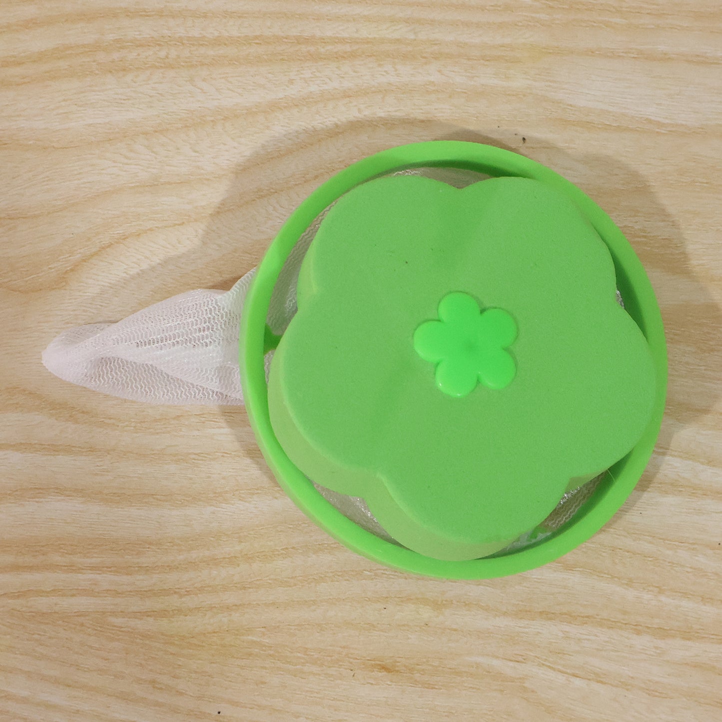 Washing machine lint catcher, easy to clean and reusable for every wash