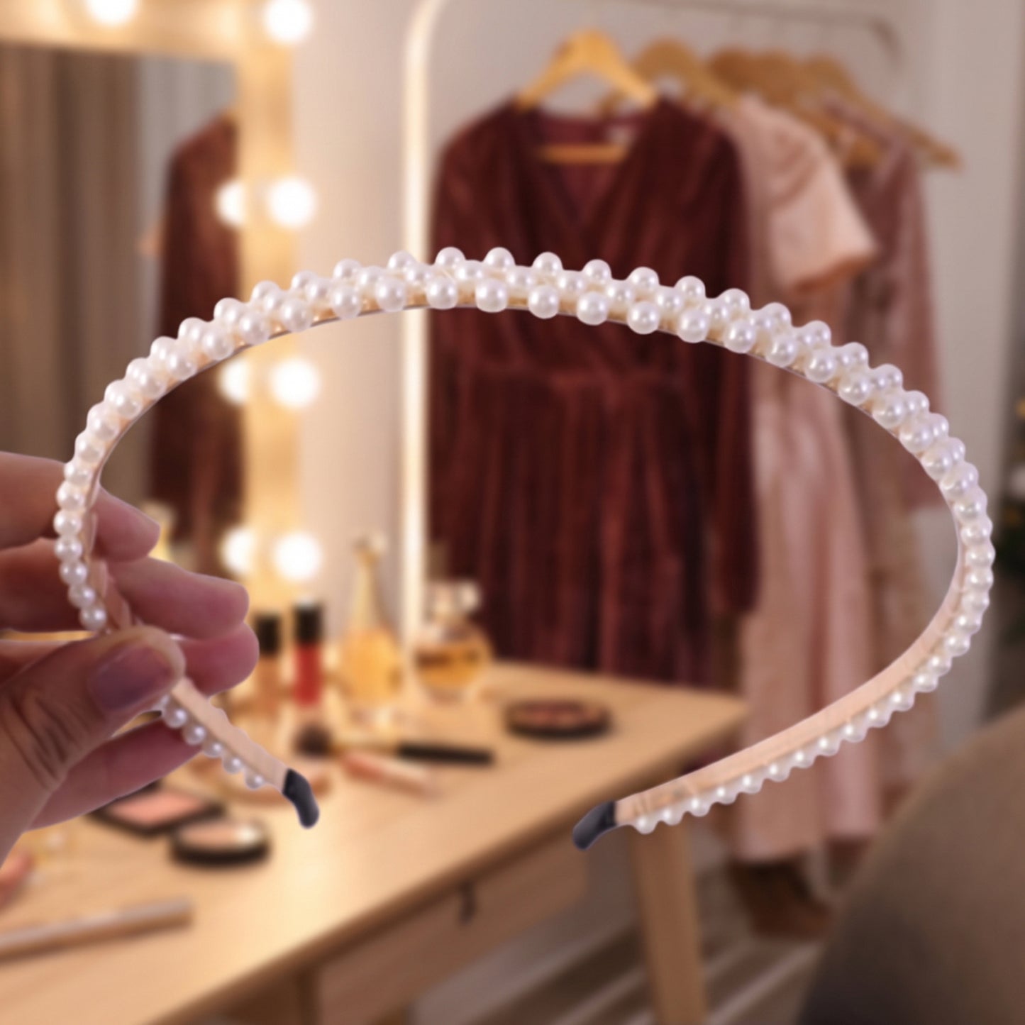 White pearl hairband fashion accessory