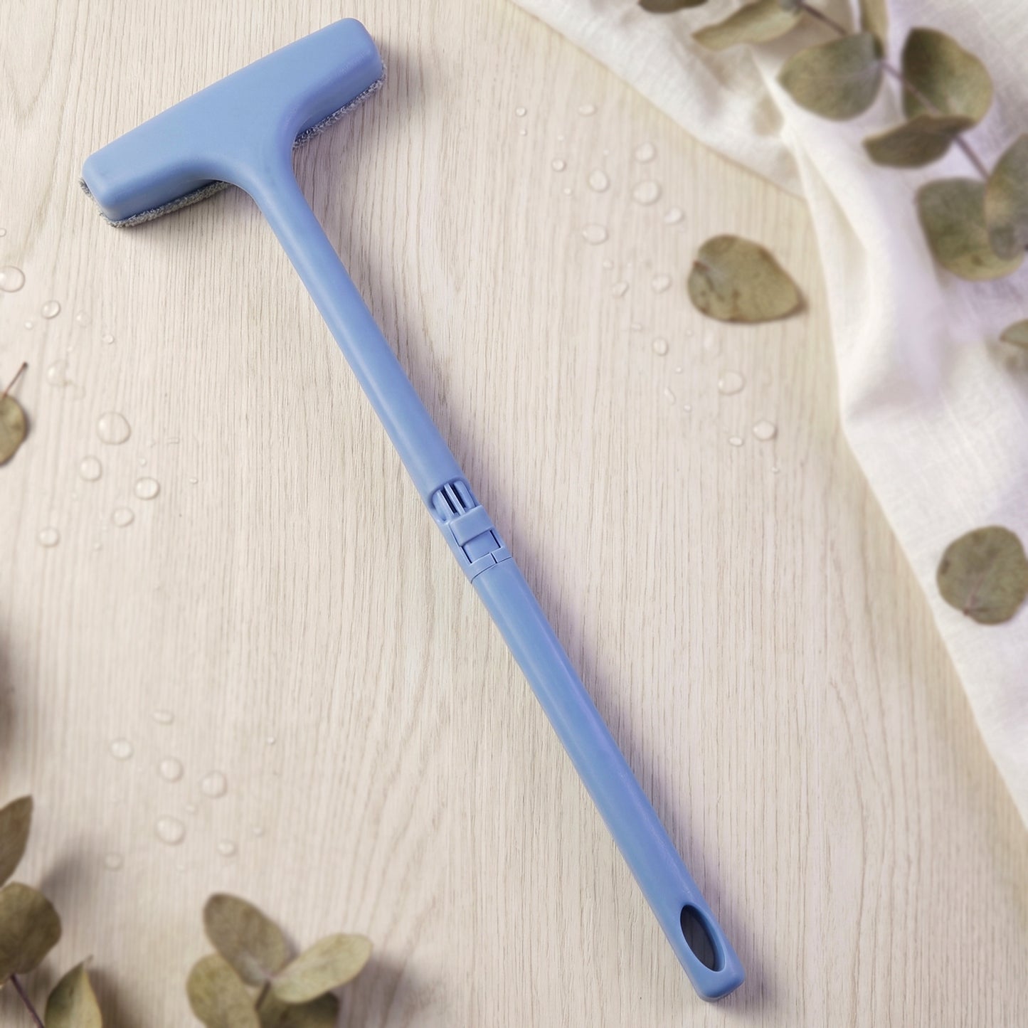 Window Mesh Cleaning Tool cleaning delicate mesh surfaces