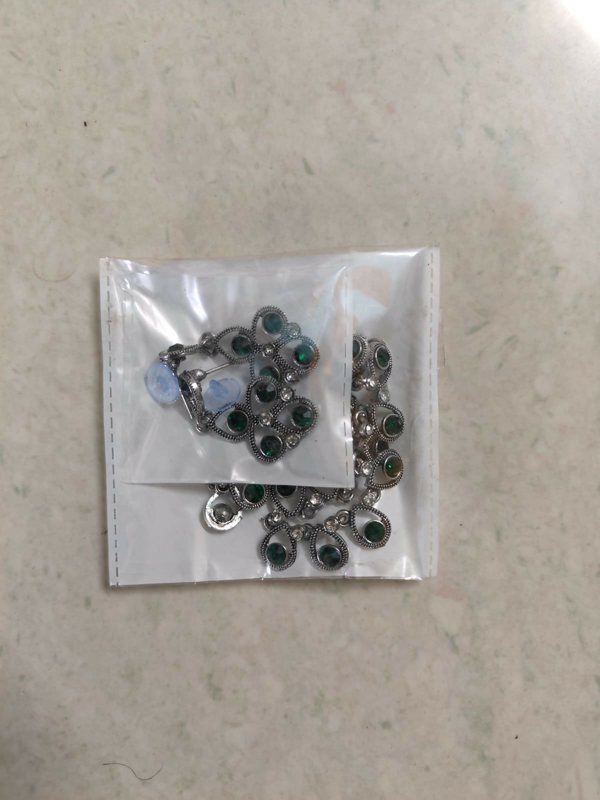 Antique Silver-Toned Choker Set with Emerald Green Stones