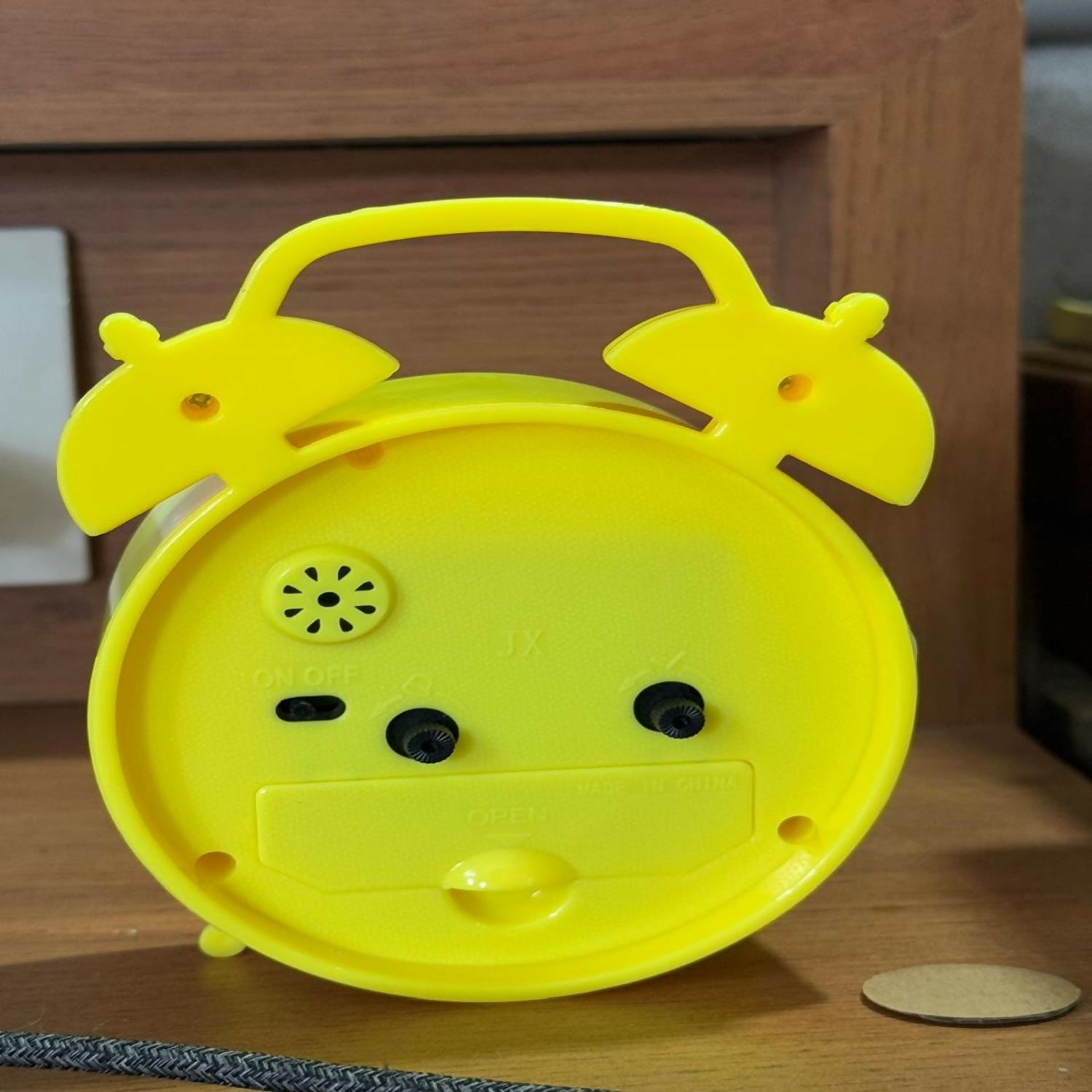 Yellow Smiley Face Twin Bell Alarm Clock for Kids | Cute Cartoon Expression Table Clock | Loud Alarm, Easy-to-Read Numbers, Battery Operated Decorative Desk & Bedside Clock for Home, Study, Bedroom & Gifts