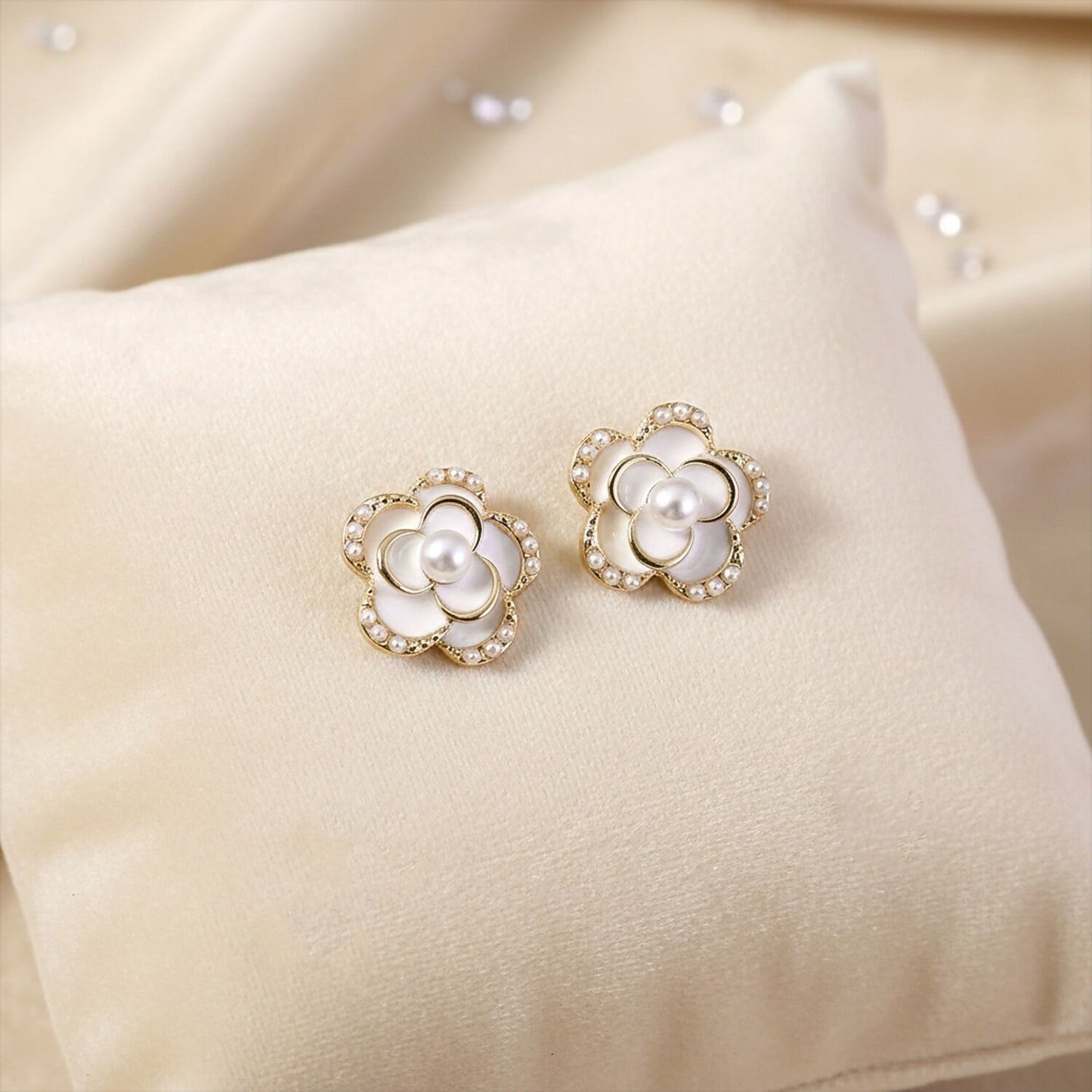 Elegant Korean style pearl heart drop earrings front view