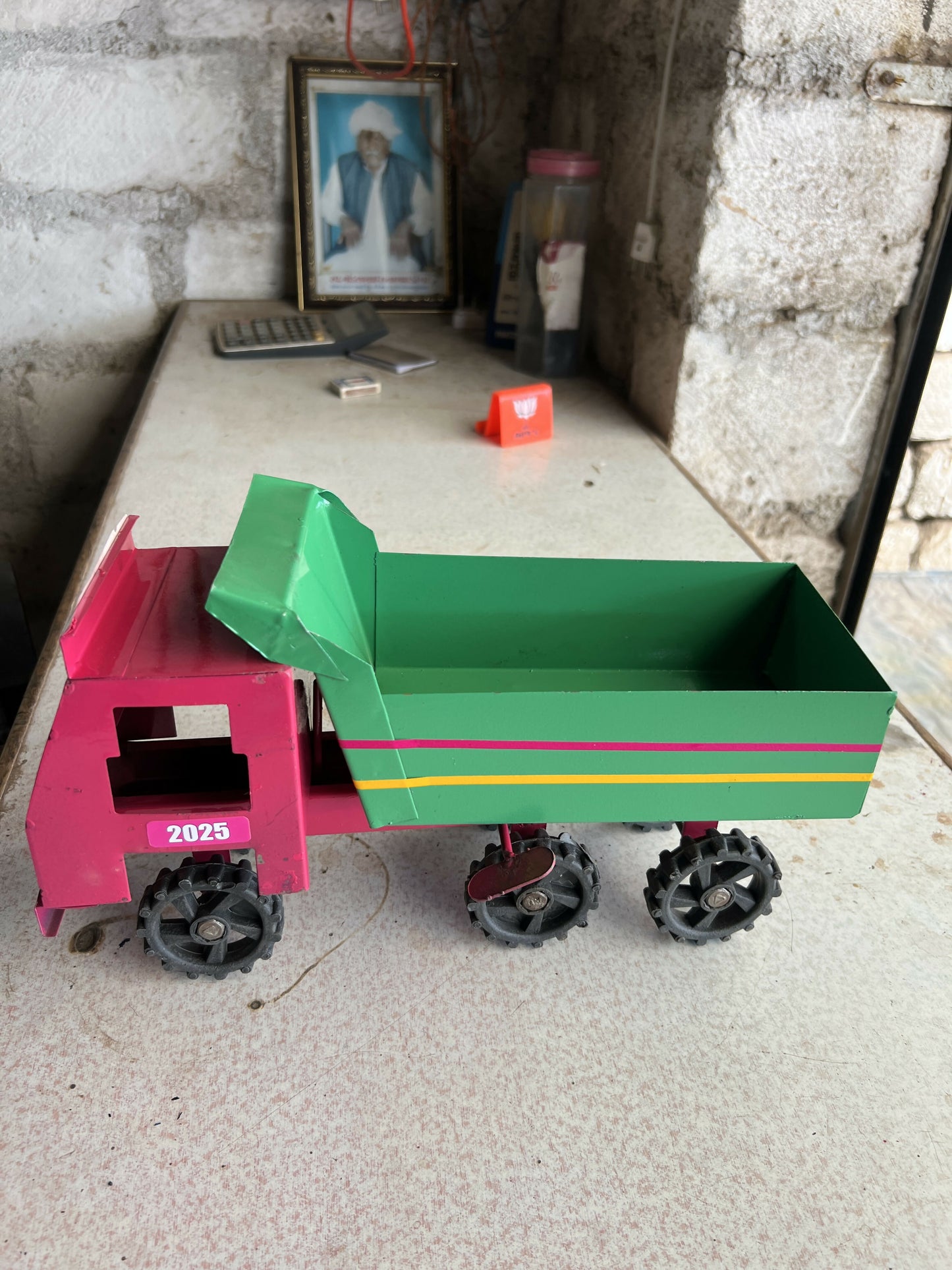 Colorful metal dumper truck toy for kids construction play