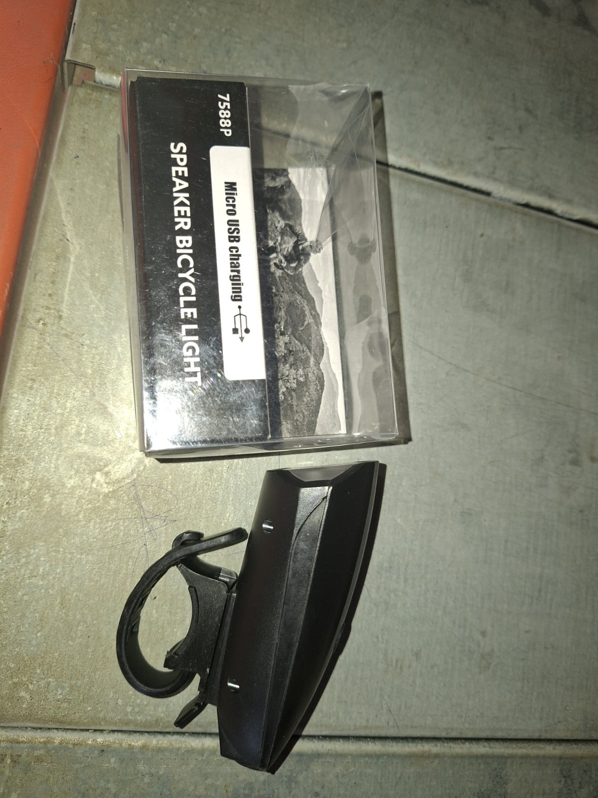 बैटरी पर काम करने वाला LED लाइट वाला साइकिल हॉर्न