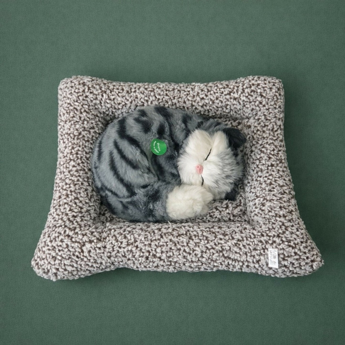Sleeping Cat Plush Toy with Cushion for Car Dashboard, Home Decor Showpiece