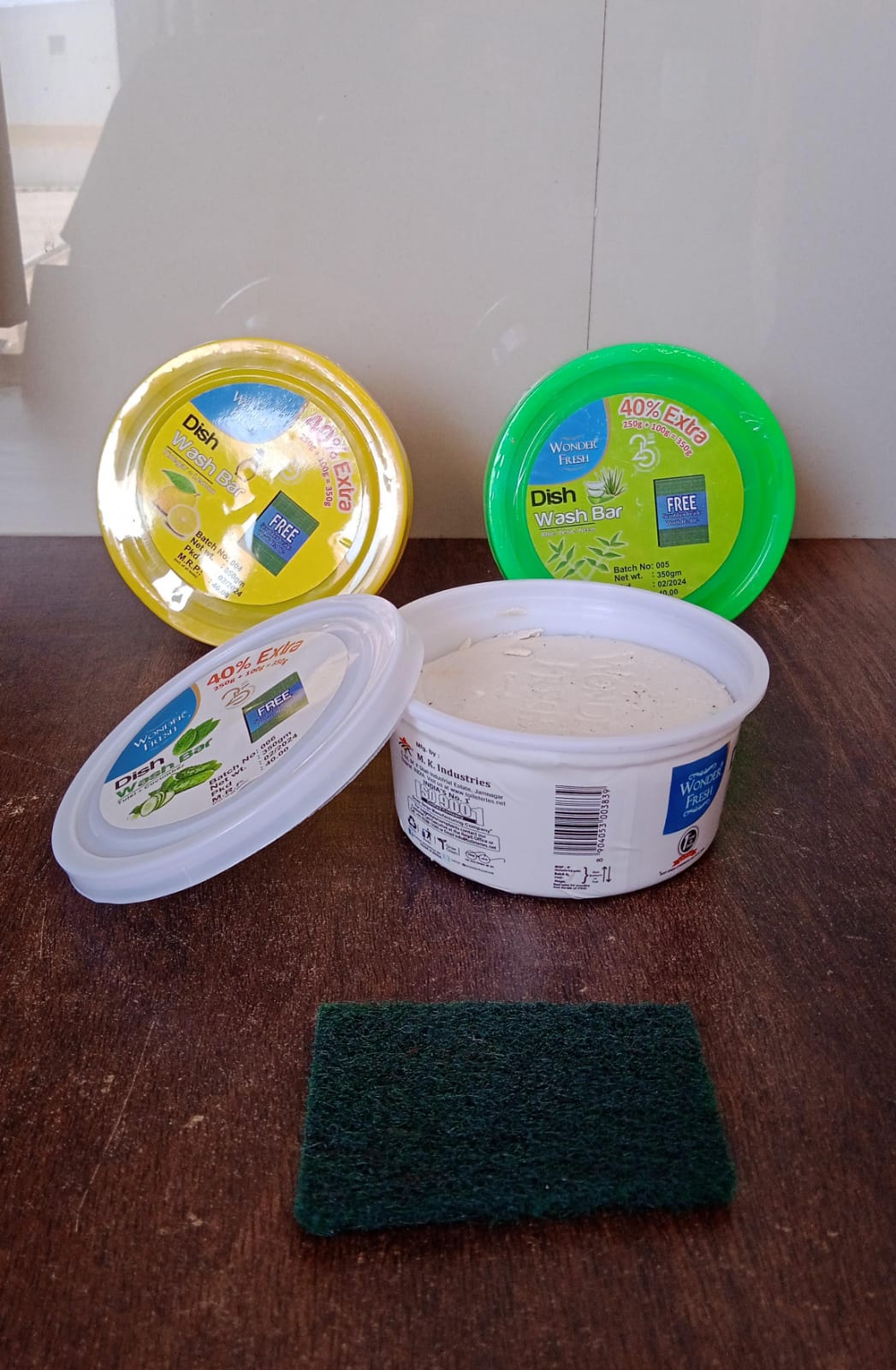 फ्रेश मिक्स फ्लेवर गोल डिशवॉश बार सुपर स्क्रबर फ्री पूर्ण डिशवॉशिंग सॉल्यूशन के साथ, कठिन दाग हटाने वाला (350 ग्राम)