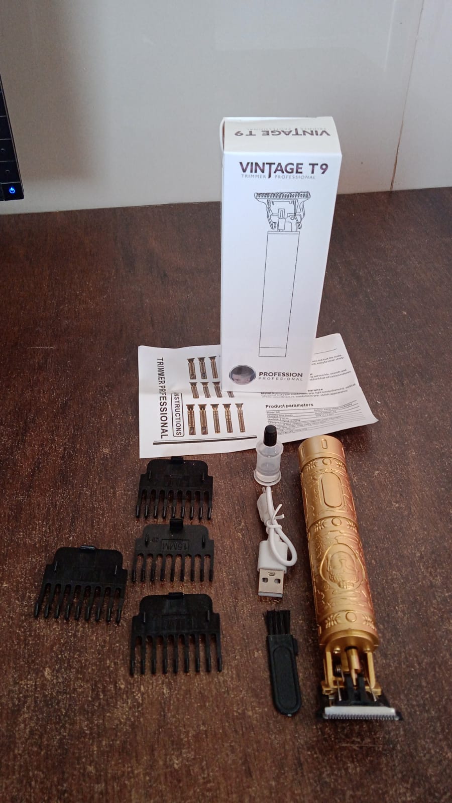 पुरुषों के लिए प्लास्टिक बॉडी हेयर ट्रिमर हेयरस्टाइल ट्रिमर, प्रोफेशनल हेयर क्लिपर, इलेक्ट्रिक शेविंग मशीन पुरुषों के लिए ड्राई शेविंग - हेयर शेविंग और ट्रिमिंग दाढ़ी 4 एडजस्टेबल ब्लेड क्लिपर, ऑयल, क्लीनिंग ब्रश के साथ