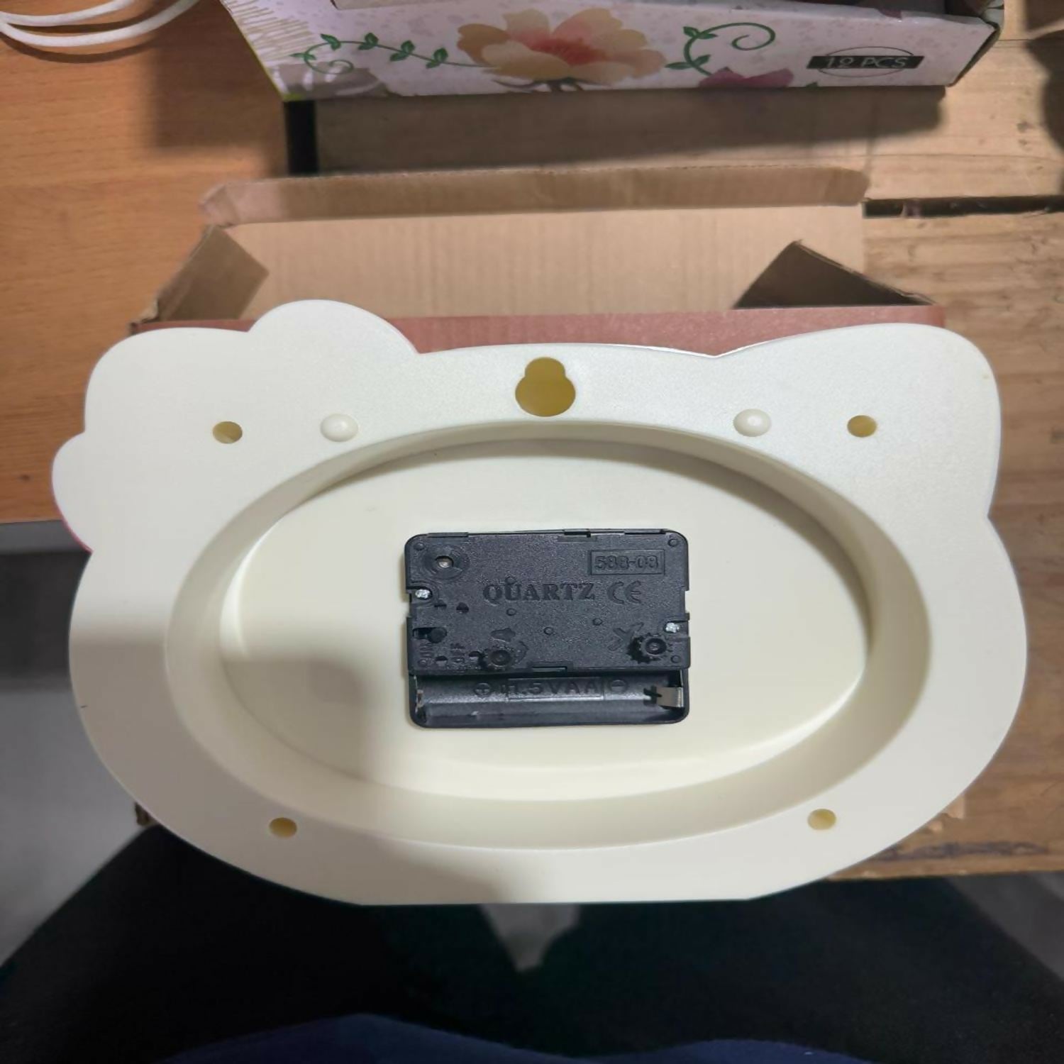 Cute Cartoon Piggy Design Table Clock for Kids – Off white Color with Red Bow | Silent Quartz Analog Desk Clock for Bedroom, Study Table, Living Room & Gift