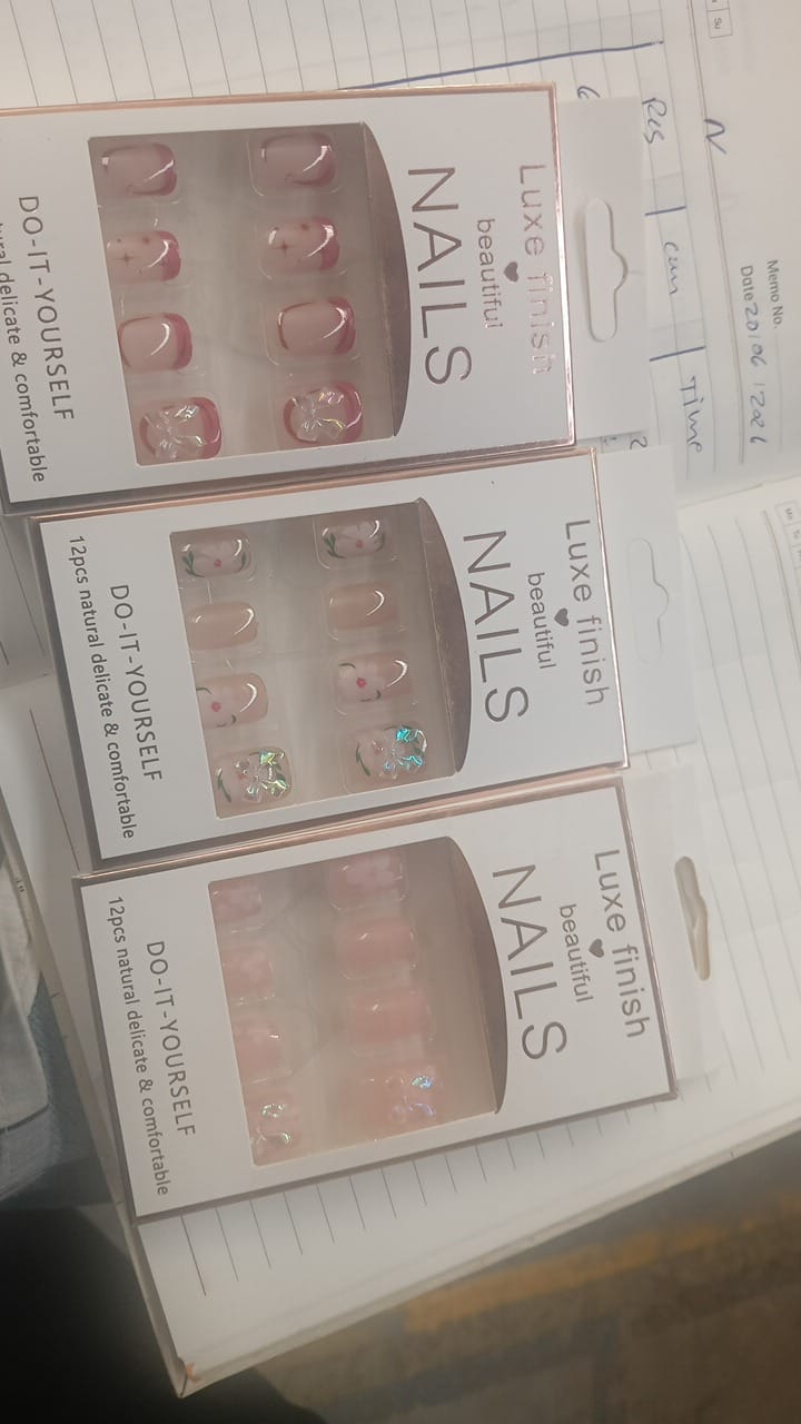 Press-On Nails – Reusable False Nail Set with Strong Glue for Equally Glam Looks
