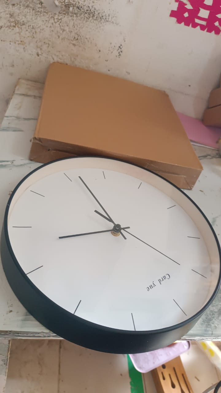 Minimalist Wall Clock with Accessories (1 Pc)