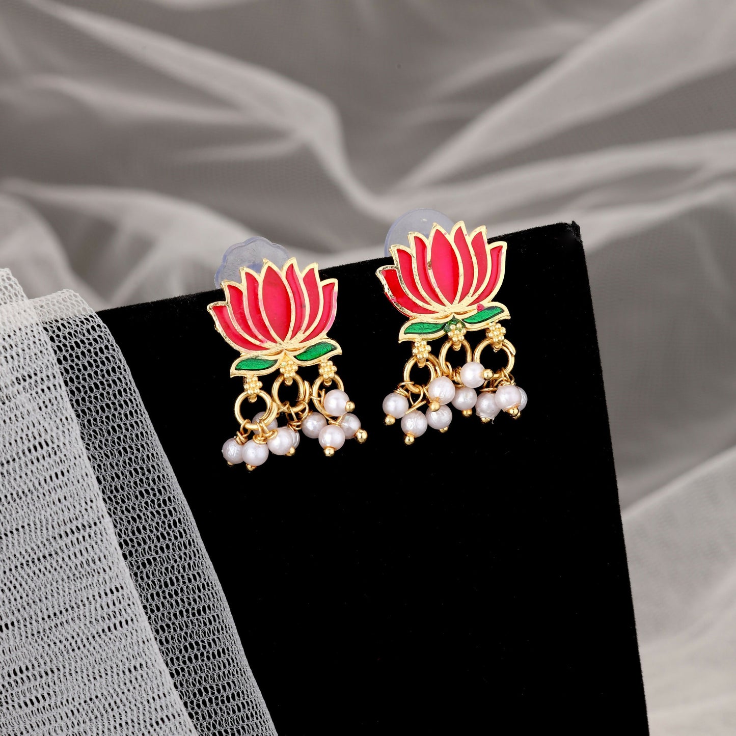 Elegant Gold-Toned Emerald & American Diamond Vine Necklace Set