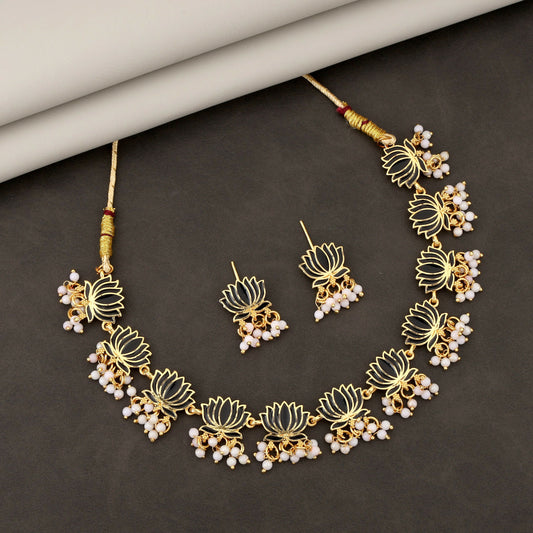 Classic Gold-Toned Pearl Cluster Choker Set