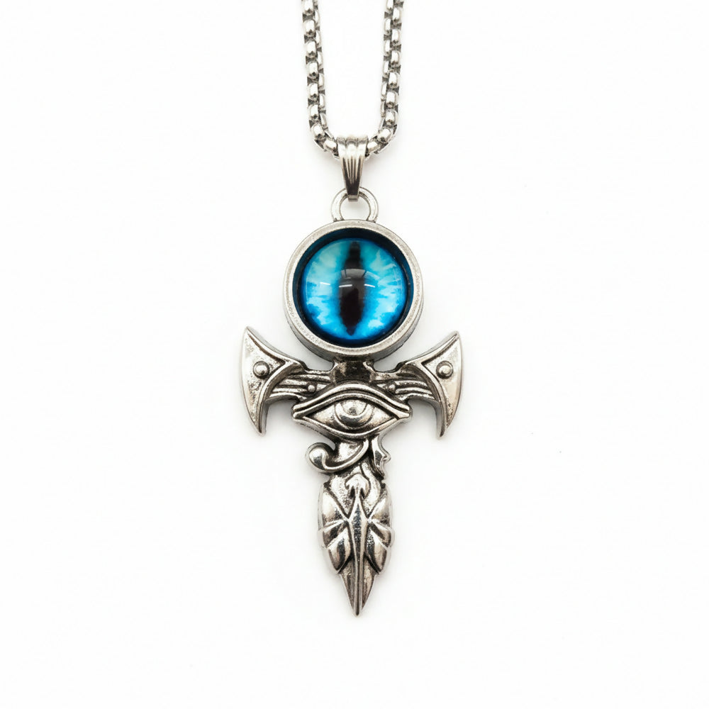 Pendant chain clasp detail