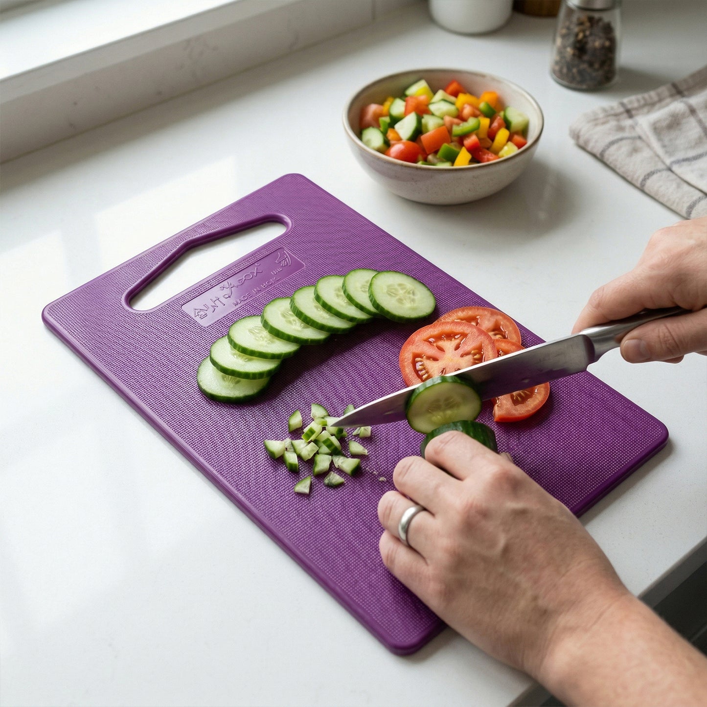 Durable and lightweight Supermom cutting board