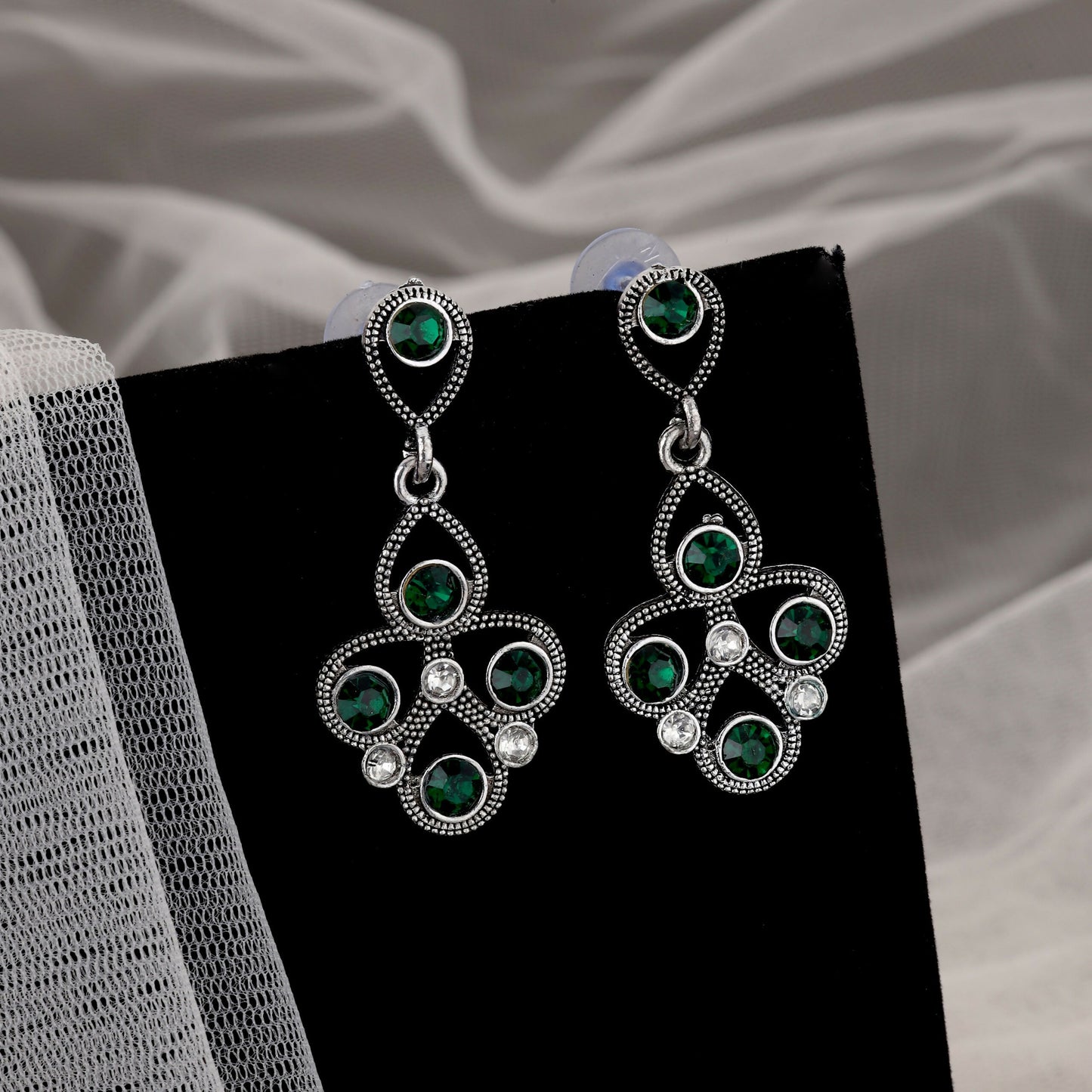 Antique Silver-Toned Choker Set with Emerald Green Stones