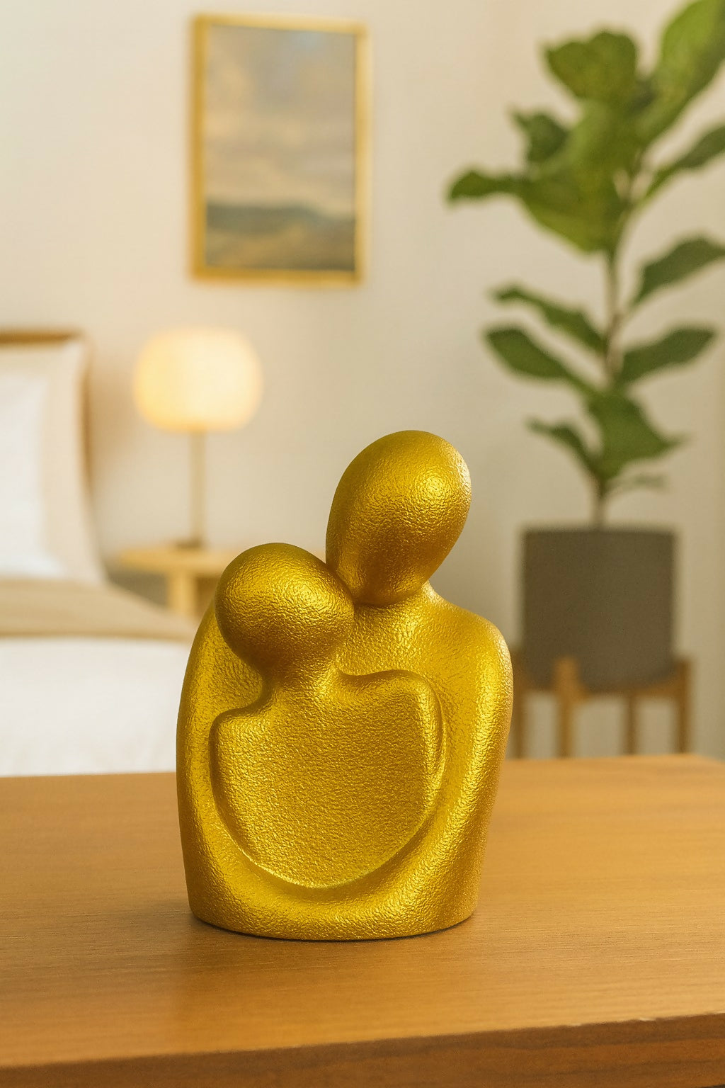 Abstract Golden Couple Embracing Sculpture Showpiece for Home Decor Gift