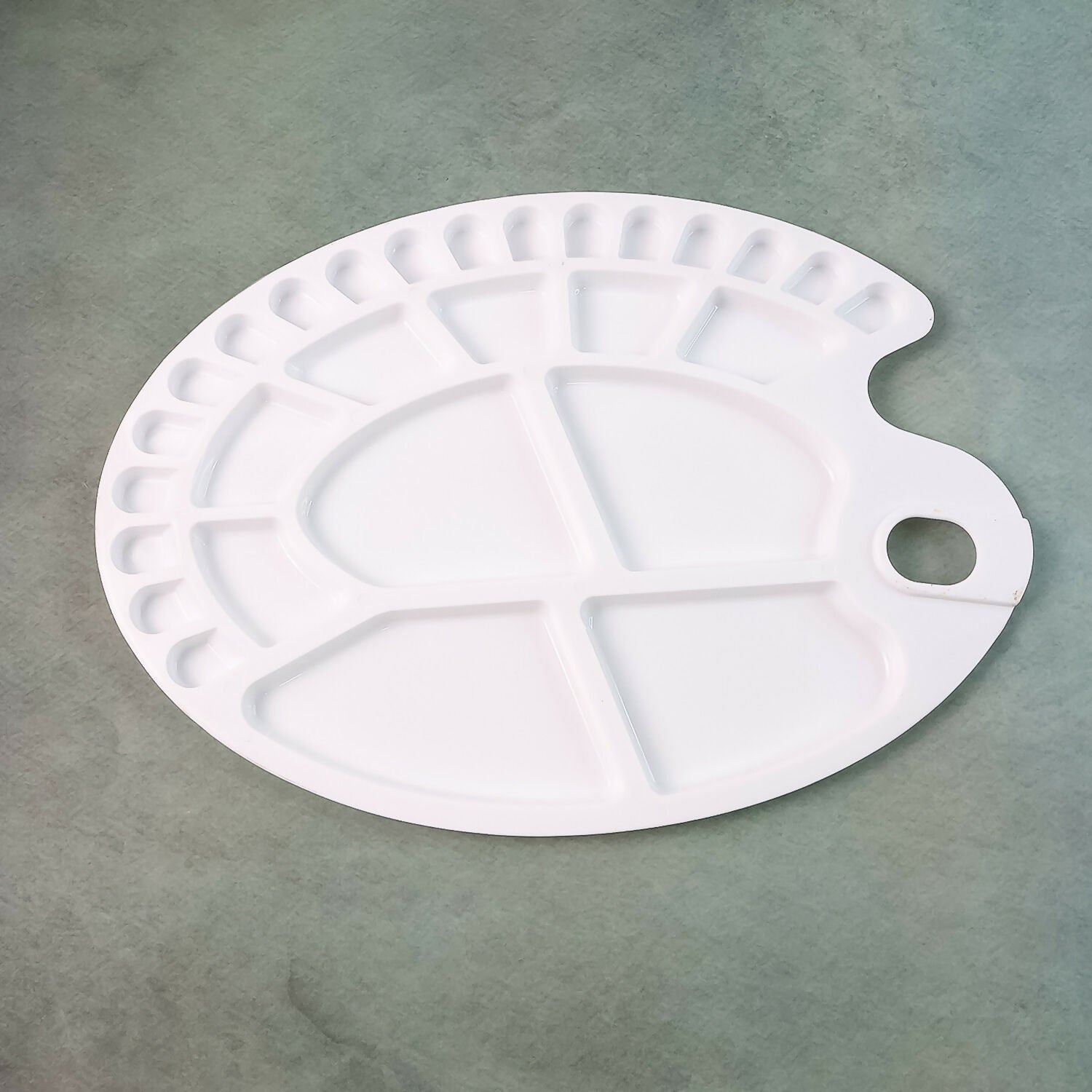 Khyati Colour Mixing Plate – Oval Large Paint Palette for Artists and Students