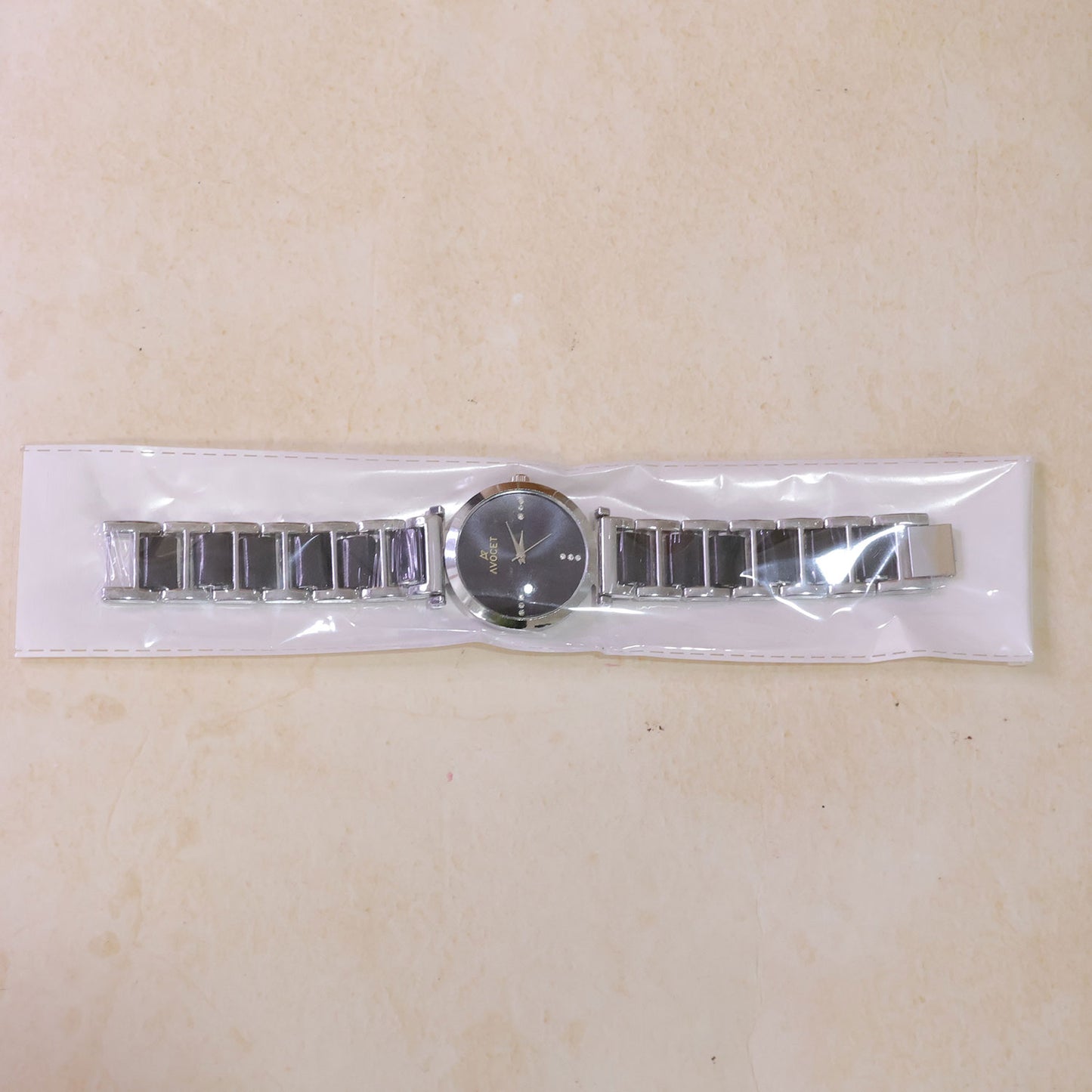 Black Round Shape Dial Watch with Silver Metal Strap Design for Women