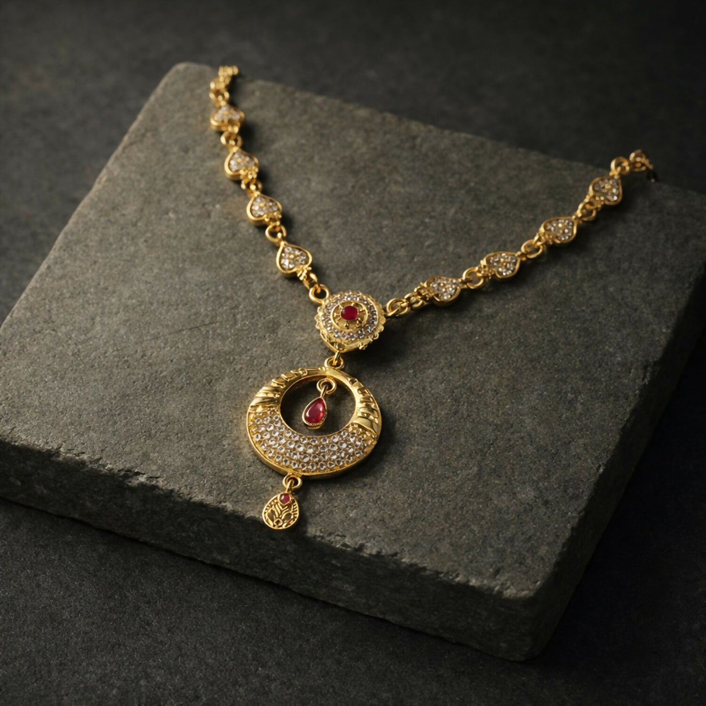 Vintage Royal Inspired Necklace Set with Traditional Statement Design