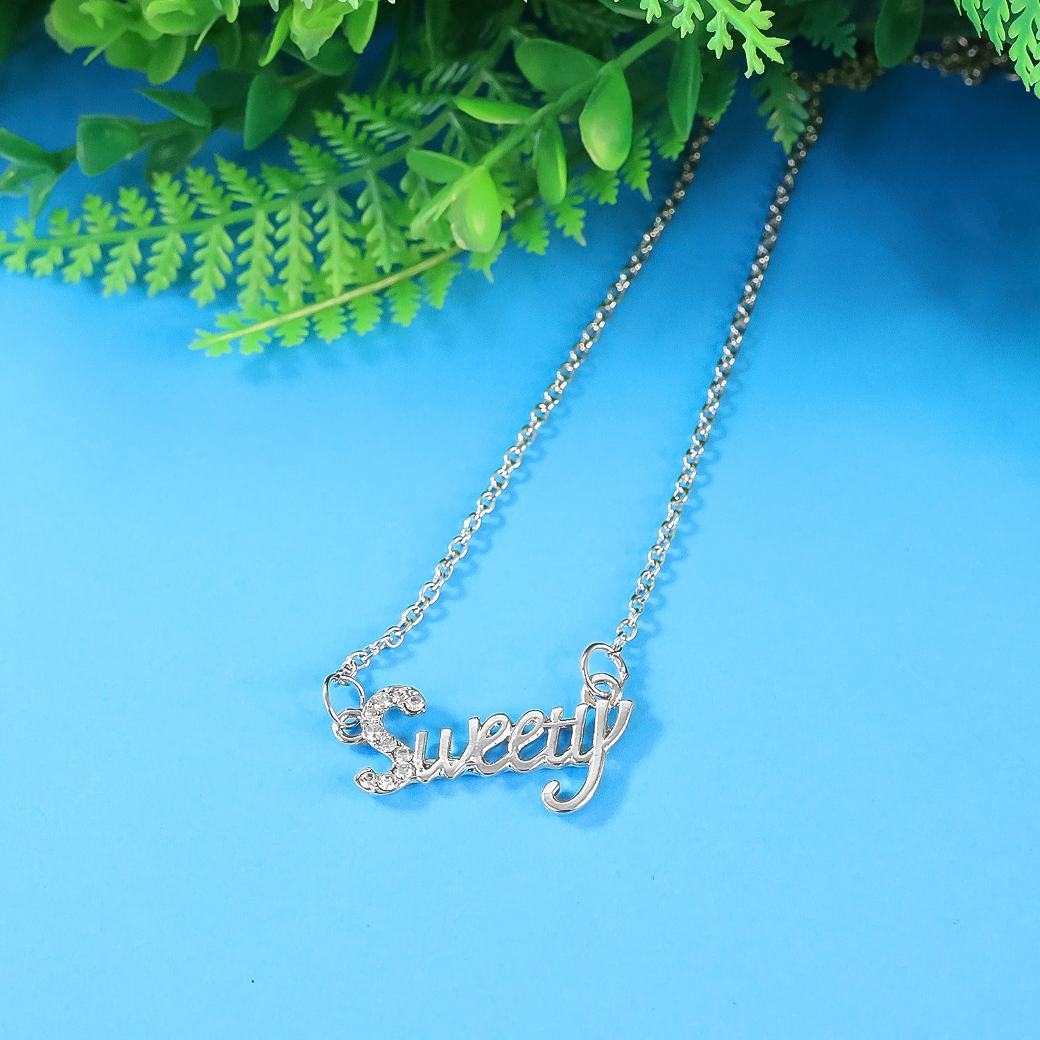 Stylish 'Sweety' Pendant With Chain (1Pc)