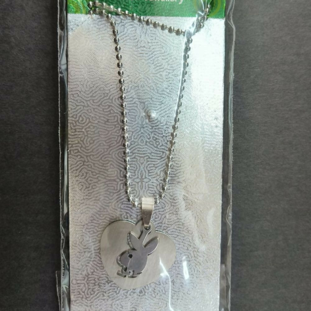 Elegant Stylish Heart Pendant Necklace with Rabbit Cutout Design Chain Jewelry