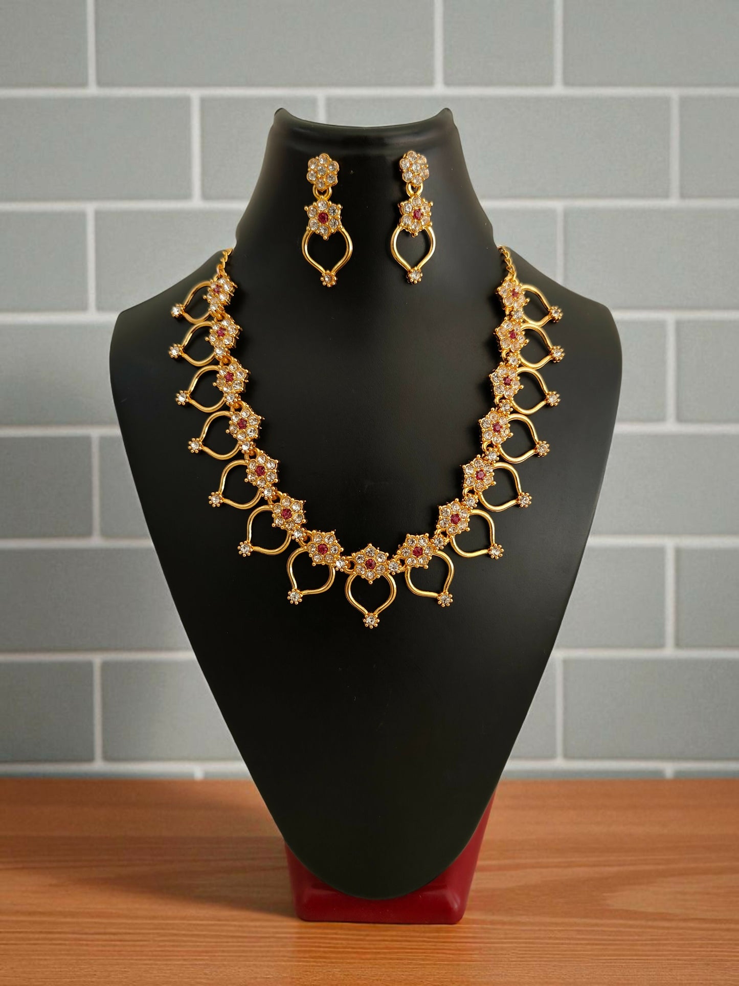 Elegant Gold-Plated Floral Necklace & Earrings Set with Pink Stone Accents