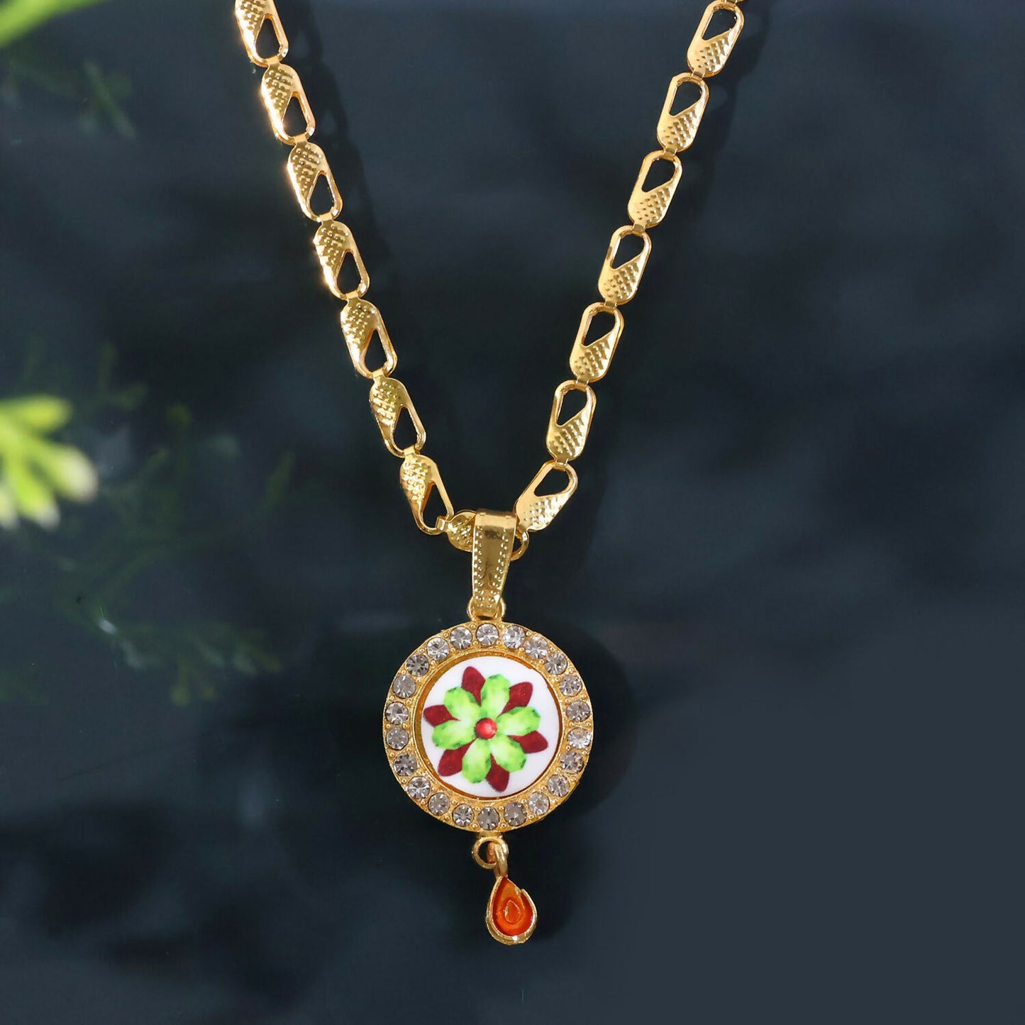 Elegant Gold Plated Pendant Necklace with Floral Design