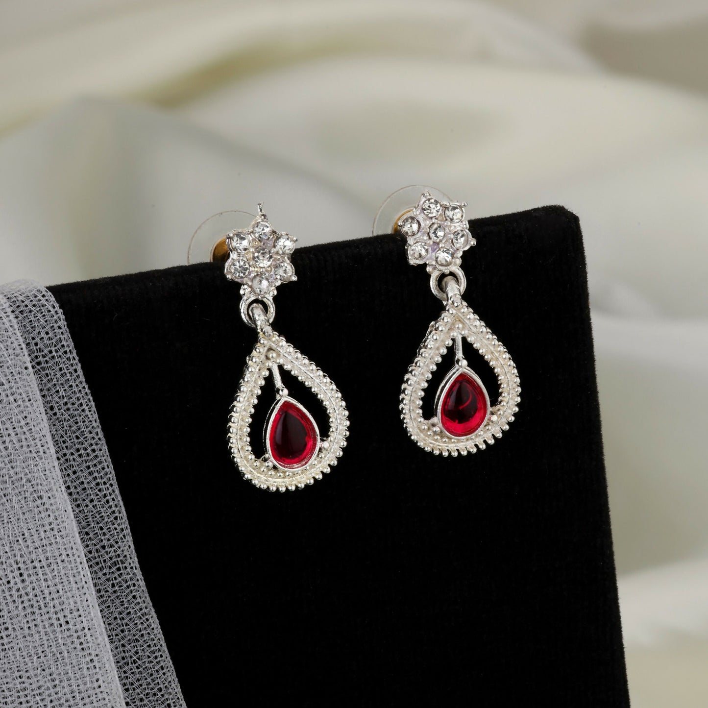 Rustic Oxidized Silver Emerald Scallop Choker Set