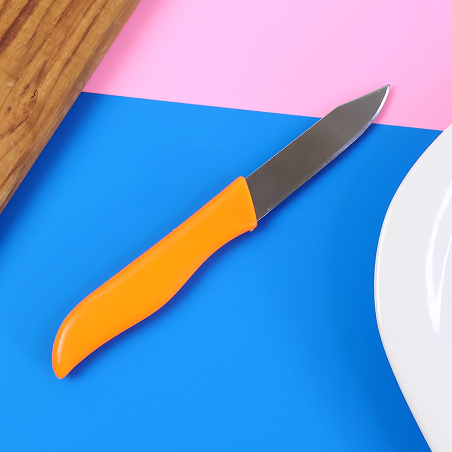 High-quality paring and utility knife with sturdy grip