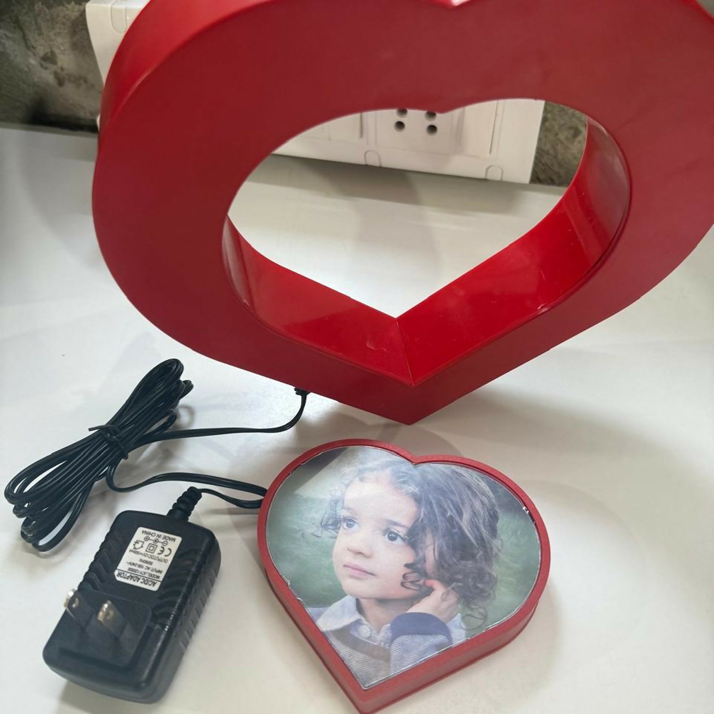 Heart Shape floating Photo Frame with Moving Art Desk Display