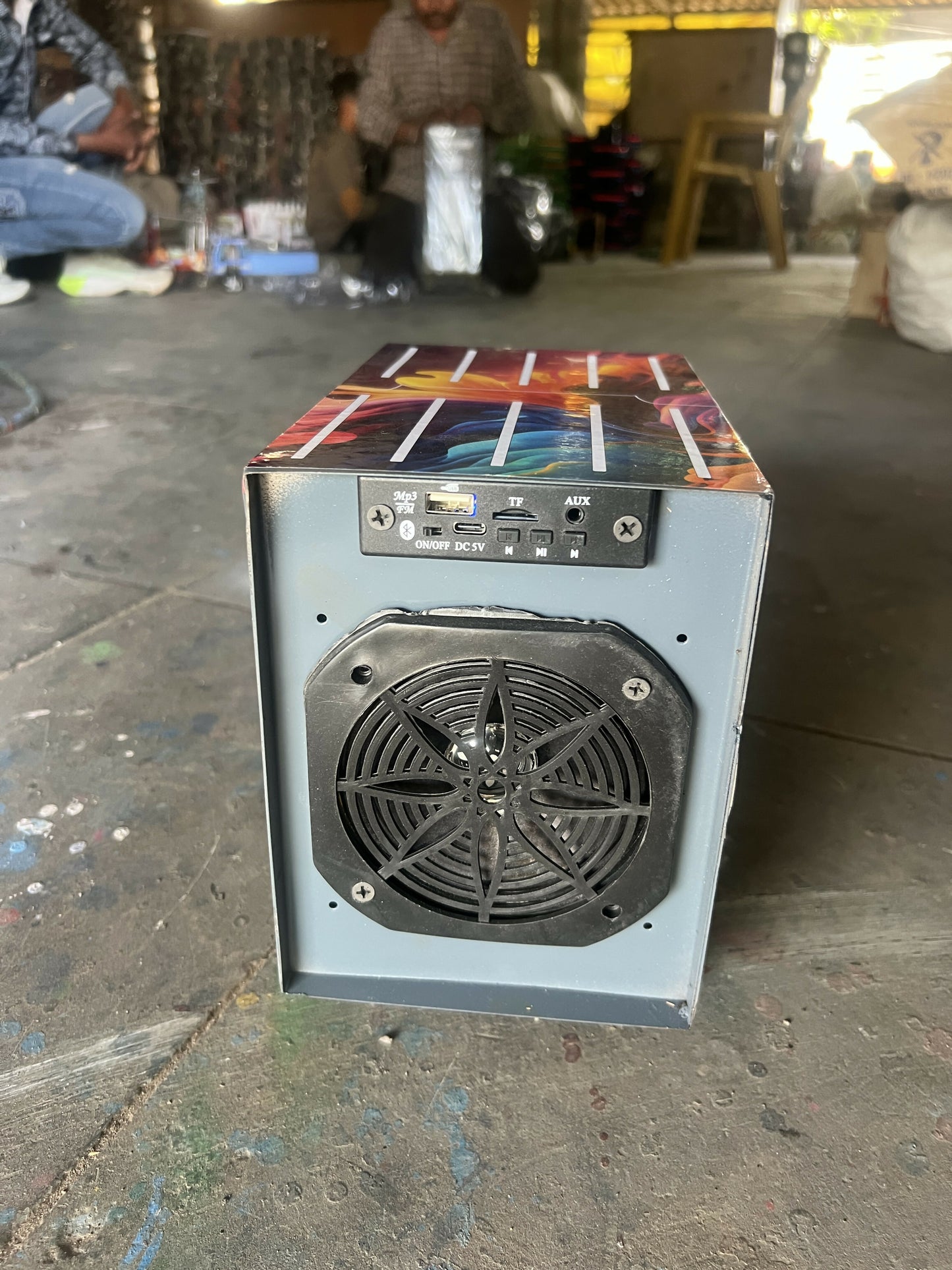 KD TOYS Thar Roxx portable speaker displaying 4x4 design