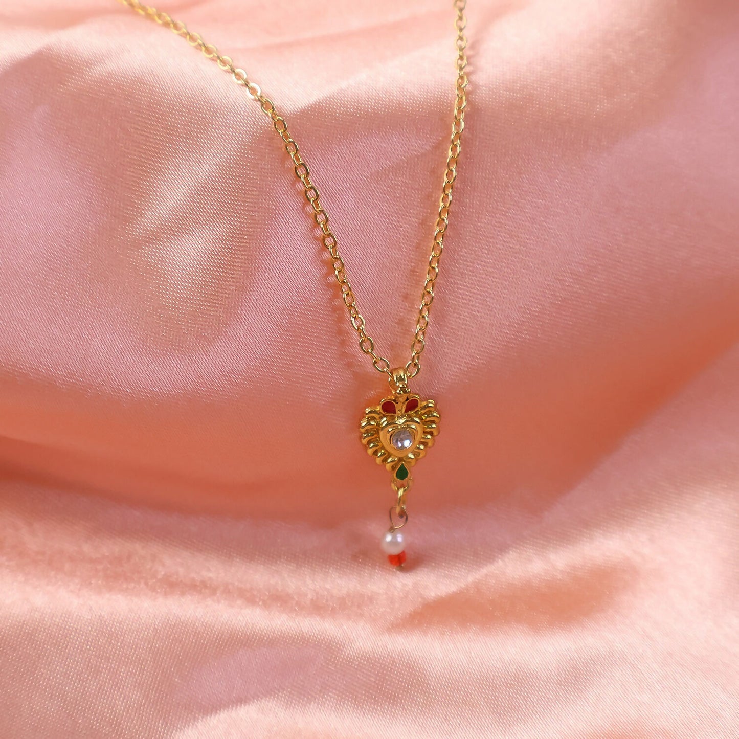 Elegant Heart Motif Pendant Necklace with Chain for Women