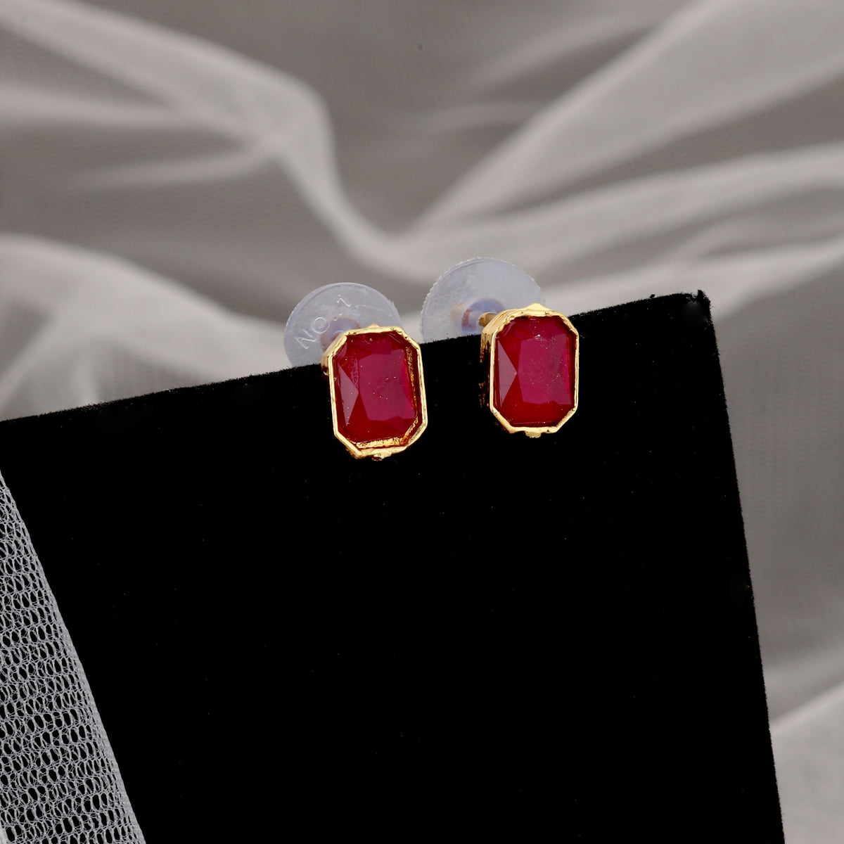 Red Stone Necklace & Earring Set with Apple Shape Jewellery Organiser Box