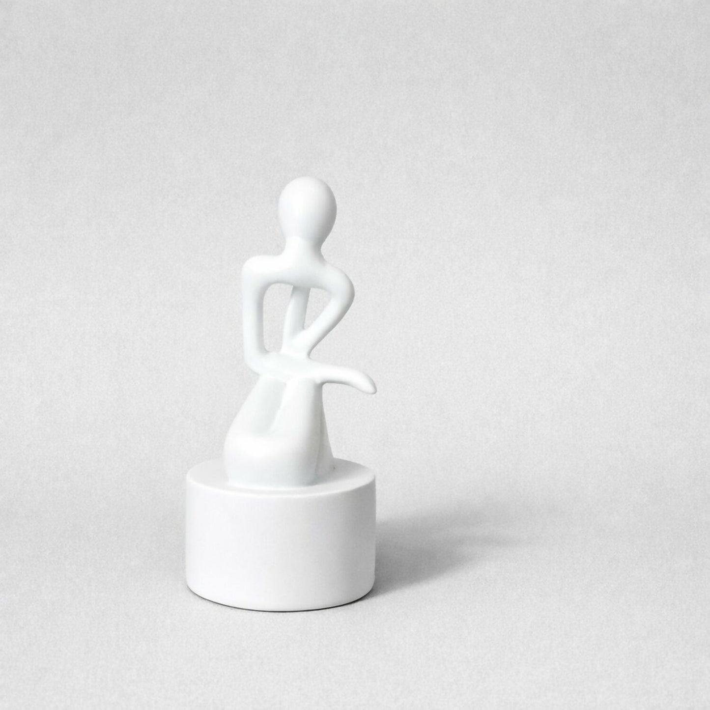 Abstract Thinking Man poly-resin Sculpture Modern White Showpiece for Home Decor