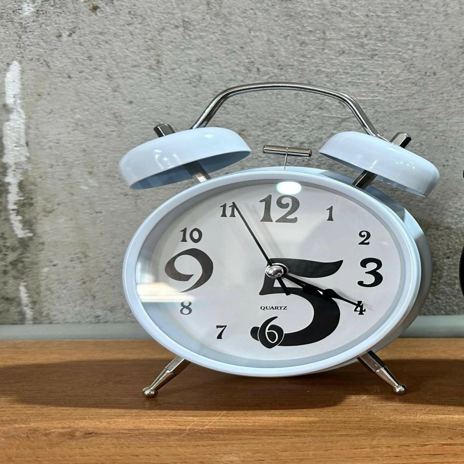 White Twin Bell Analog Alarm Clock with Loud Ringing, Retro Metal Table Desk Bedside Clock for Kids, Adults, Bedroom, Home & Office Decoration – Quartz Movement, Battery Operated