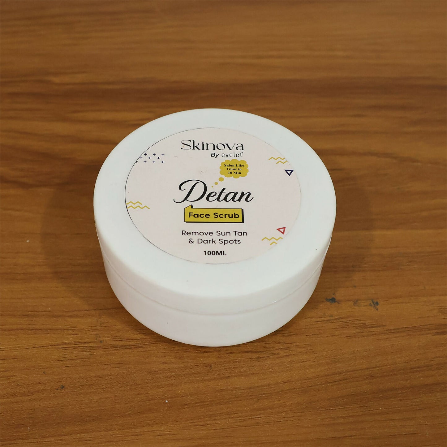 Eyelet Detan Face Scrub key benefits display
