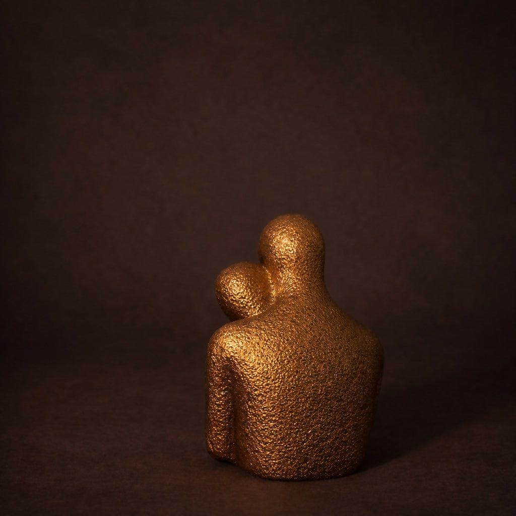 Couple Holding Heart Decorative Showpiece Romantic Home Table Décor