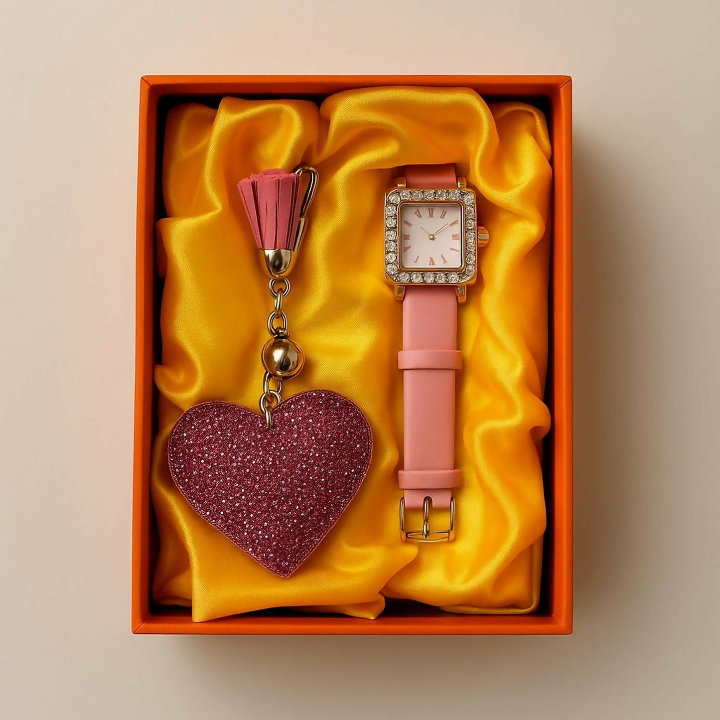 Stylish Leather Strap Analog Watch with Sparkling Heart Keychain – Elegant Gift Set for Women & Girls, Fashion Wrist Watch Combo with Charm Accessory in Gift Box