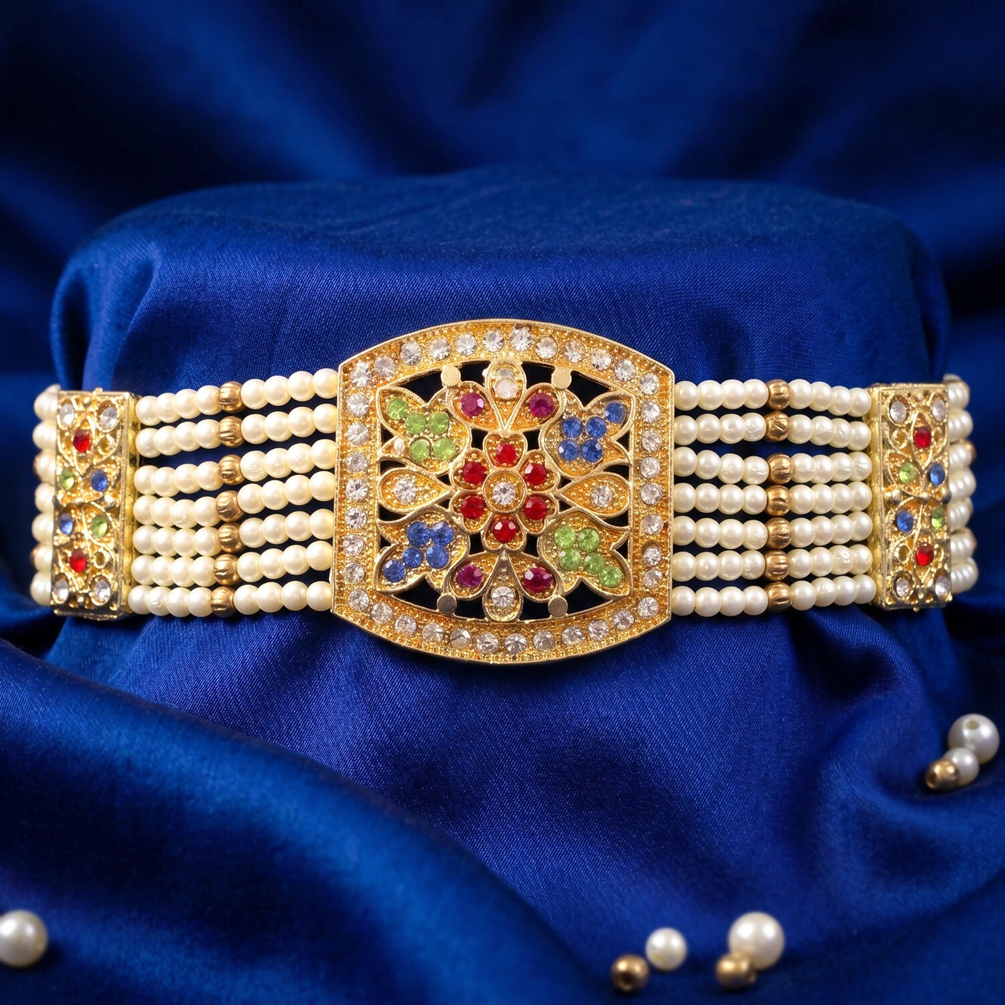 Elegant traditional bracelet with pearls and stones