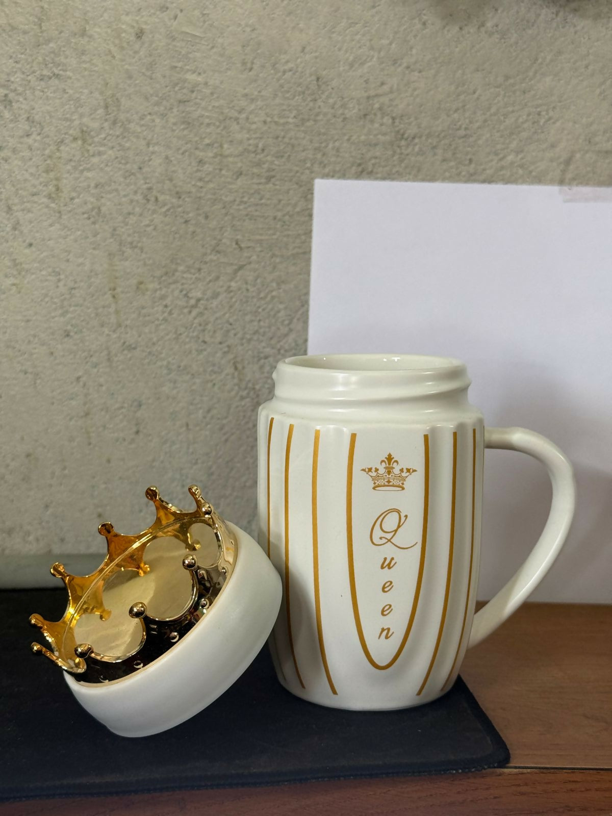 Royal Crown Lid Coffee Mug with Queen Design Ceramic Cup